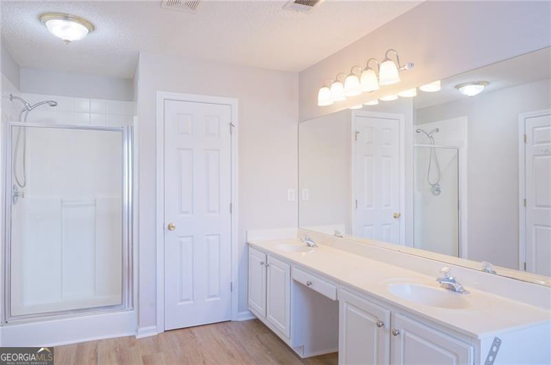 2333 Laurelfield Drive Property Photo 10