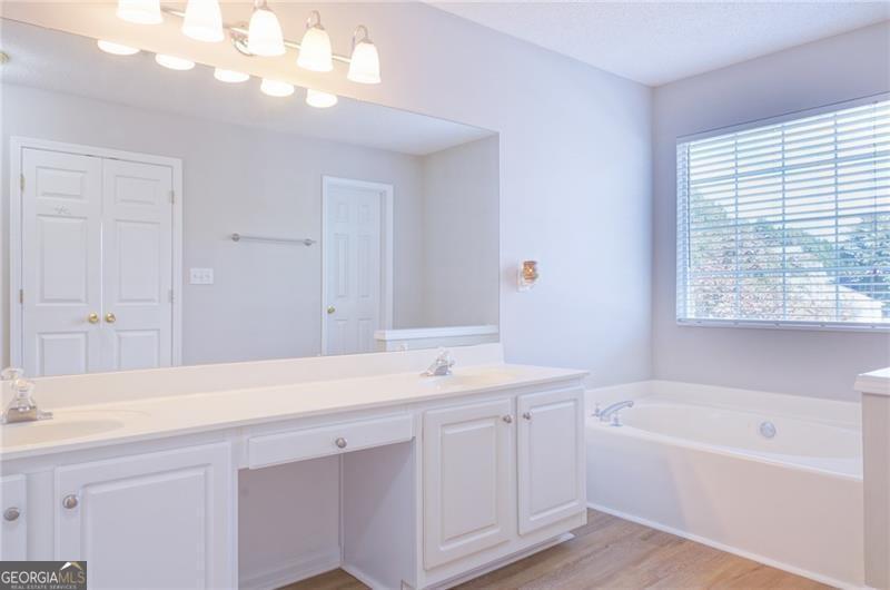 2333 Laurelfield Drive Property Photo 11