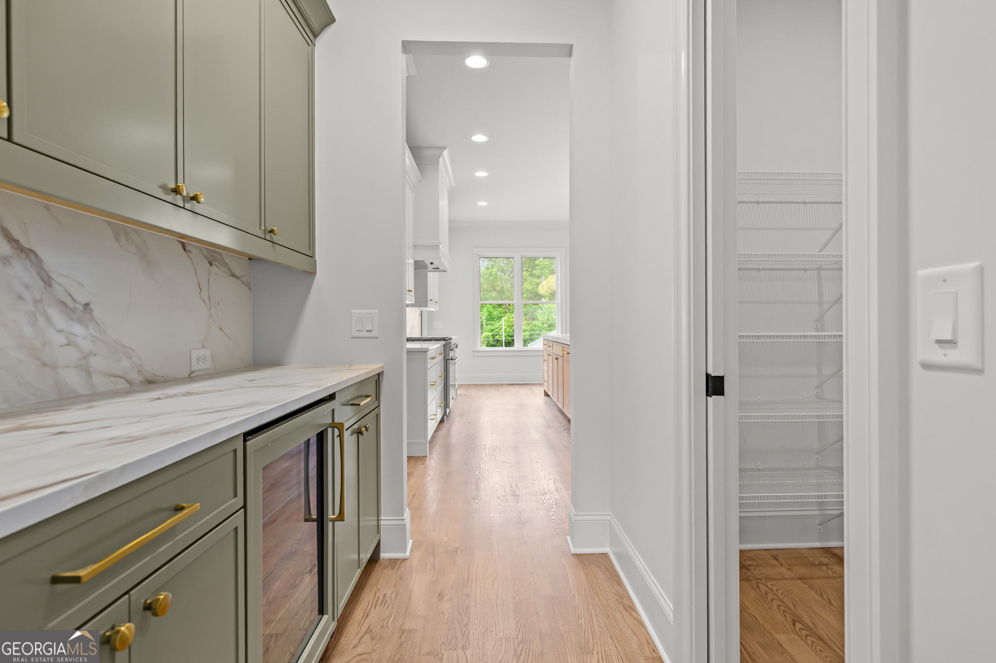 29 E Park Street Property Photo 14