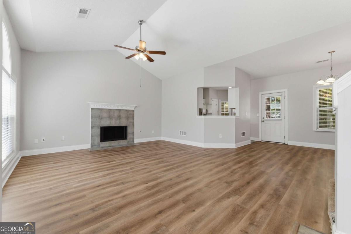 3022 Lake Park Trail Property Photo 2