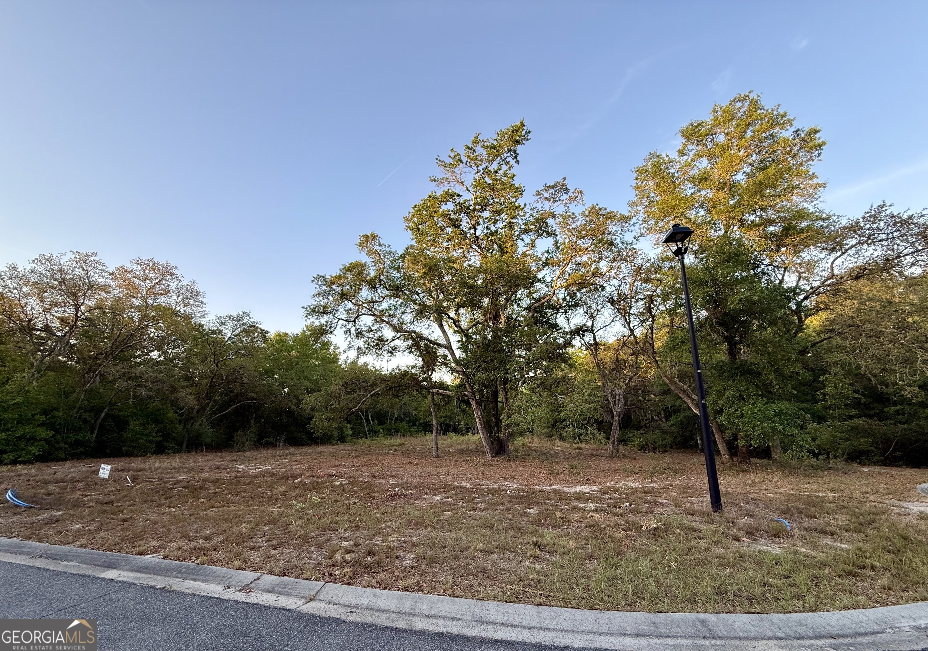 6005 & 6007 Tree Top Lane Property Photo 1