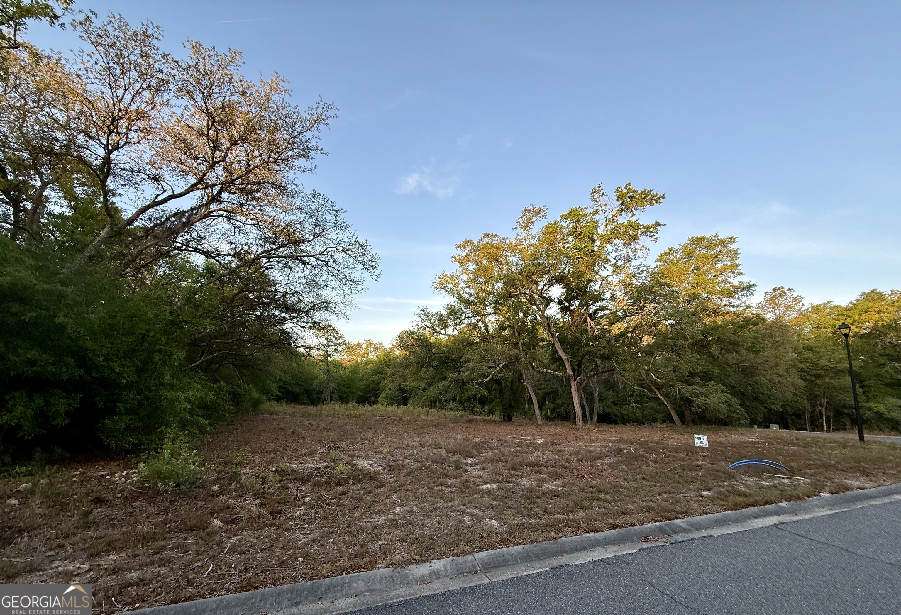 6005 & 6007 Tree Top Lane Property Photo 9