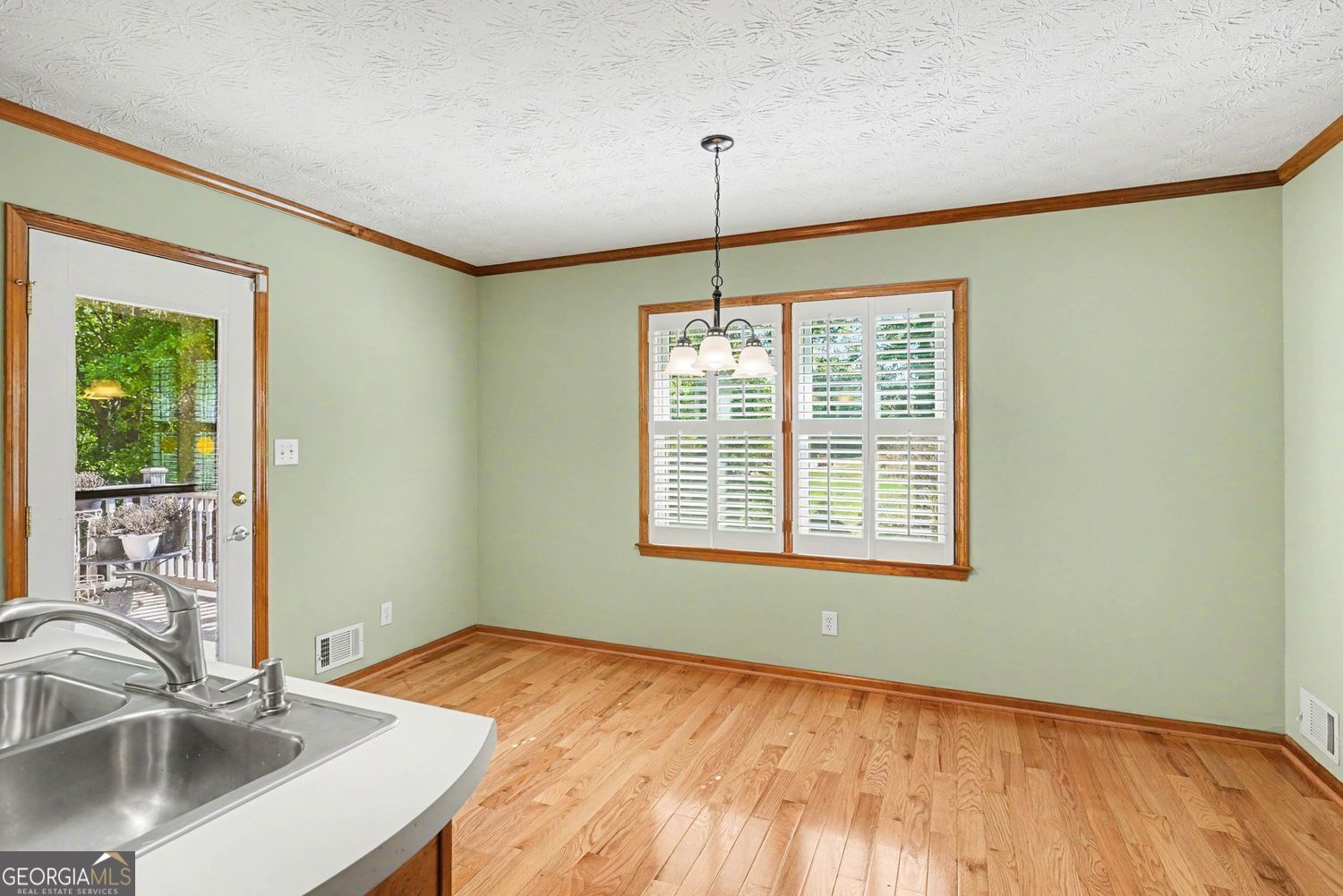 1180 Oakpark Drive Property Photo 10