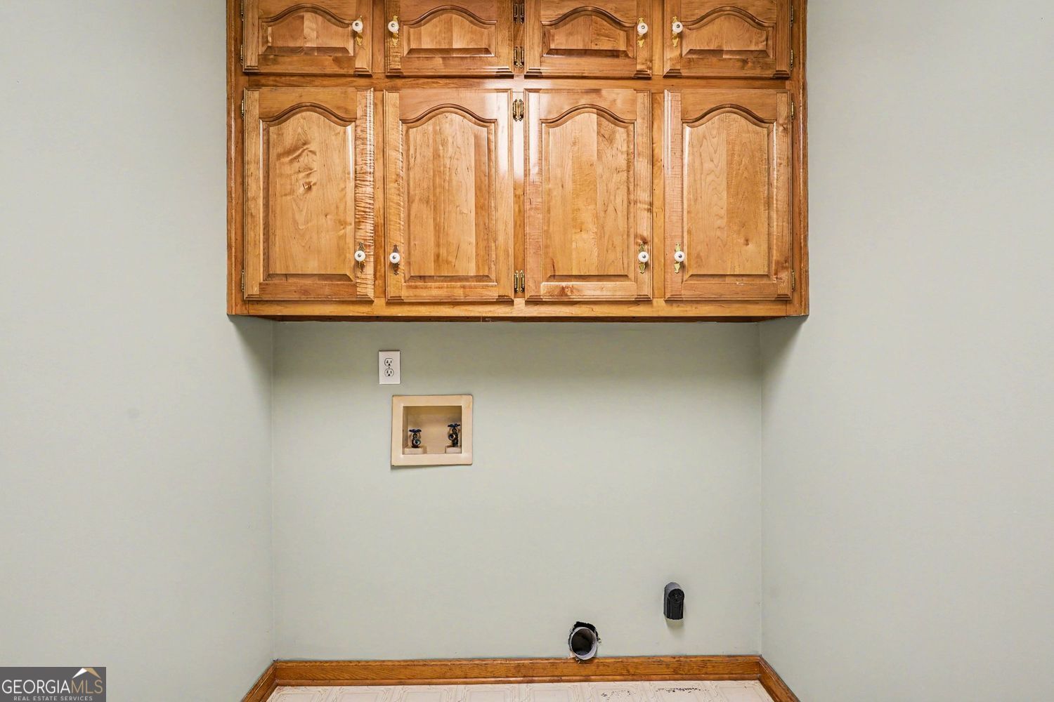 1180 Oakpark Drive Property Photo 12