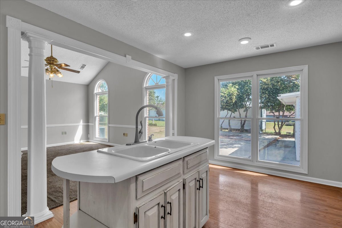 420 James Street Property Photo 13
