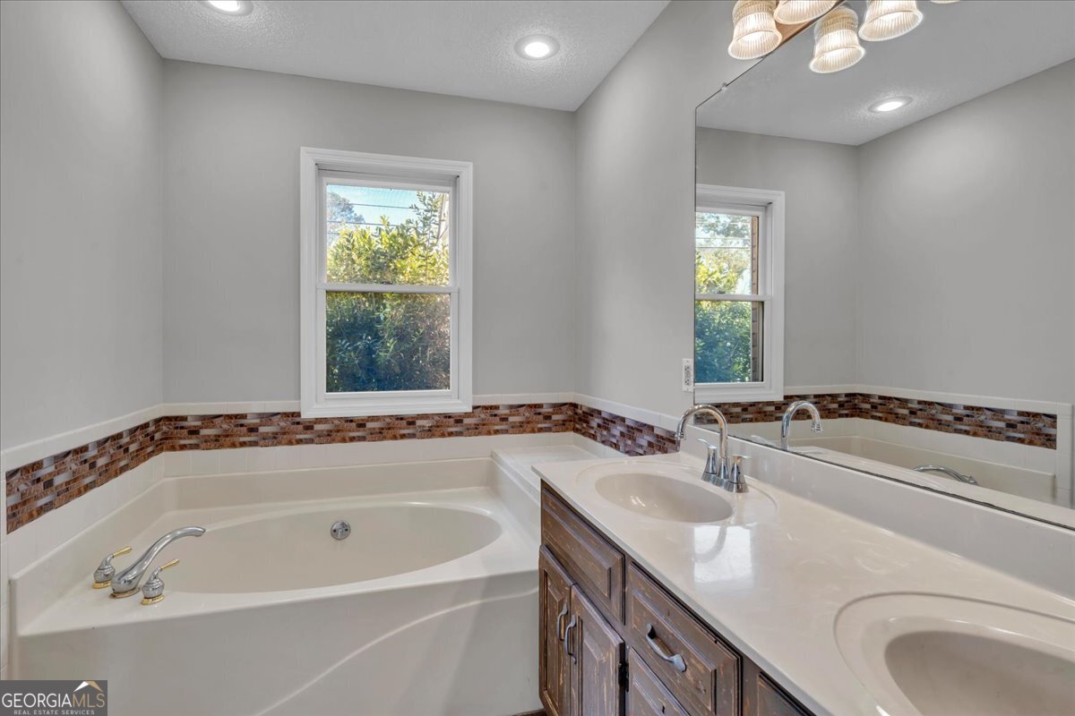 420 James Street Property Photo 25