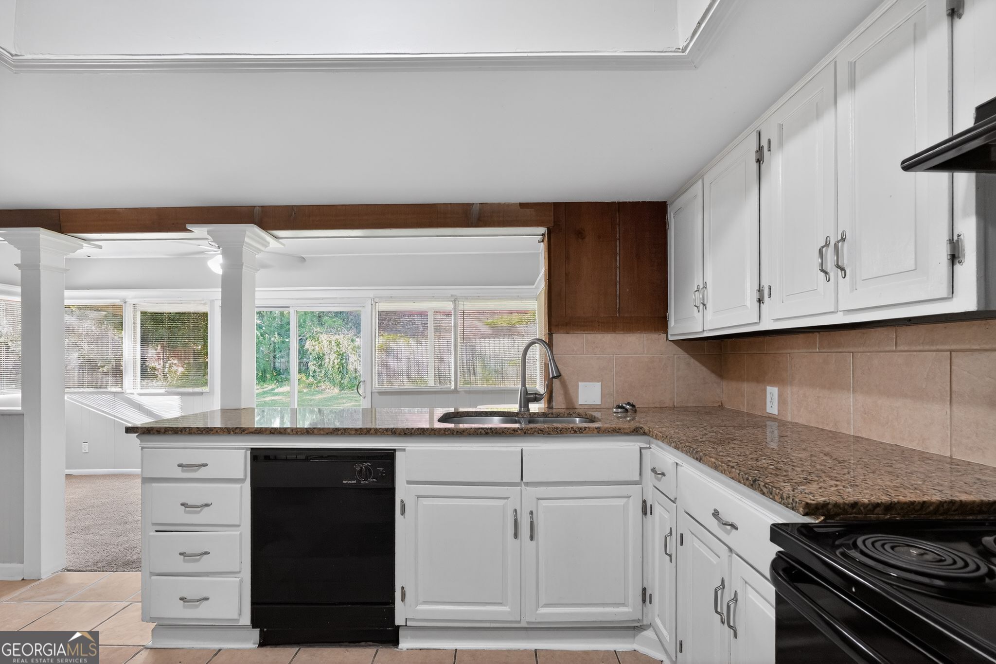 3390 Valley Bend Road Property Photo 9