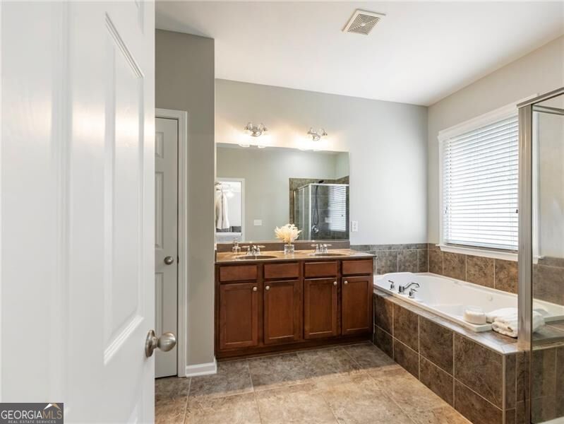 7529 Brookstone Circle Property Photo 37