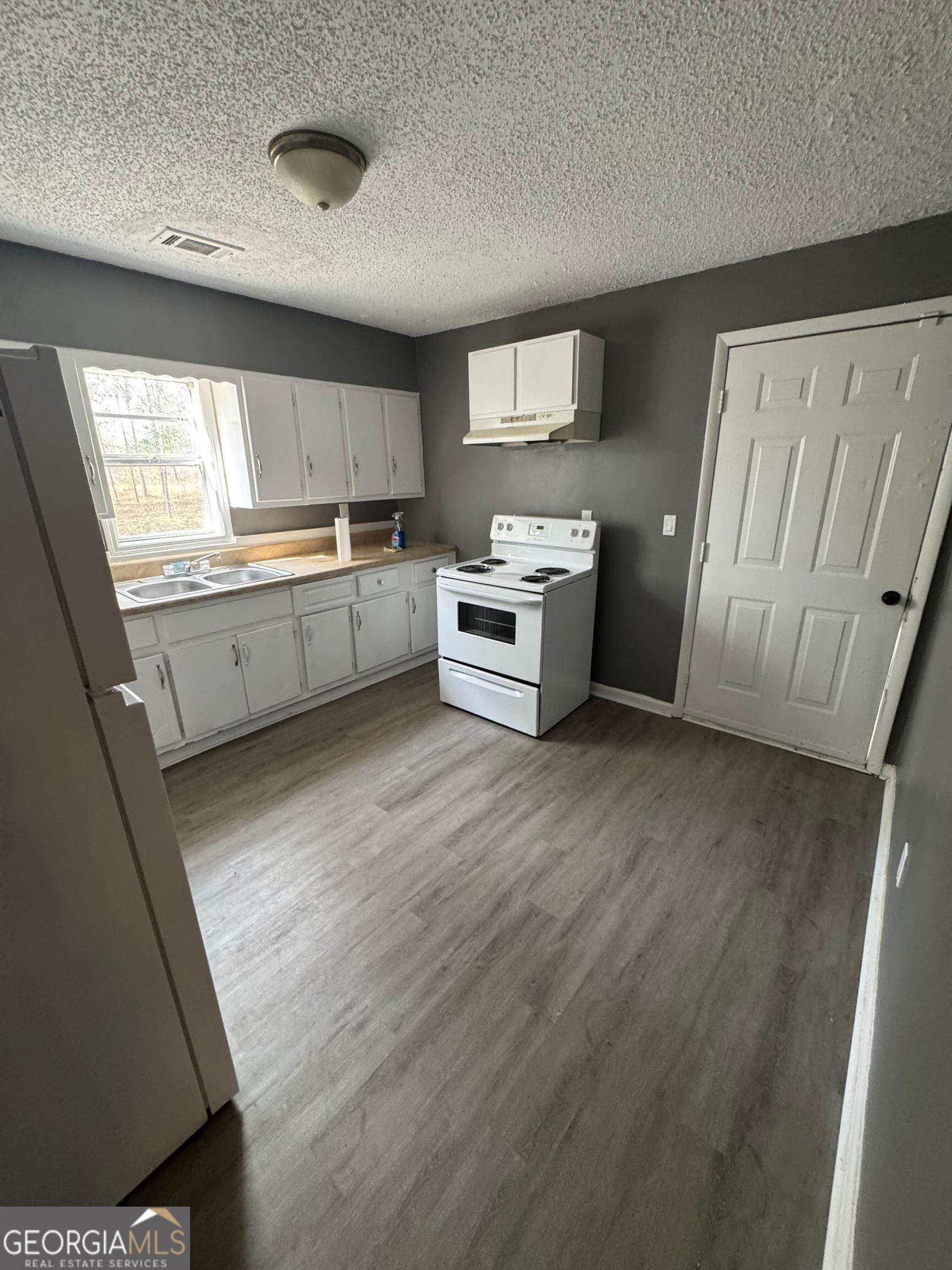 2235a Moncrieff Street Property Photo 7