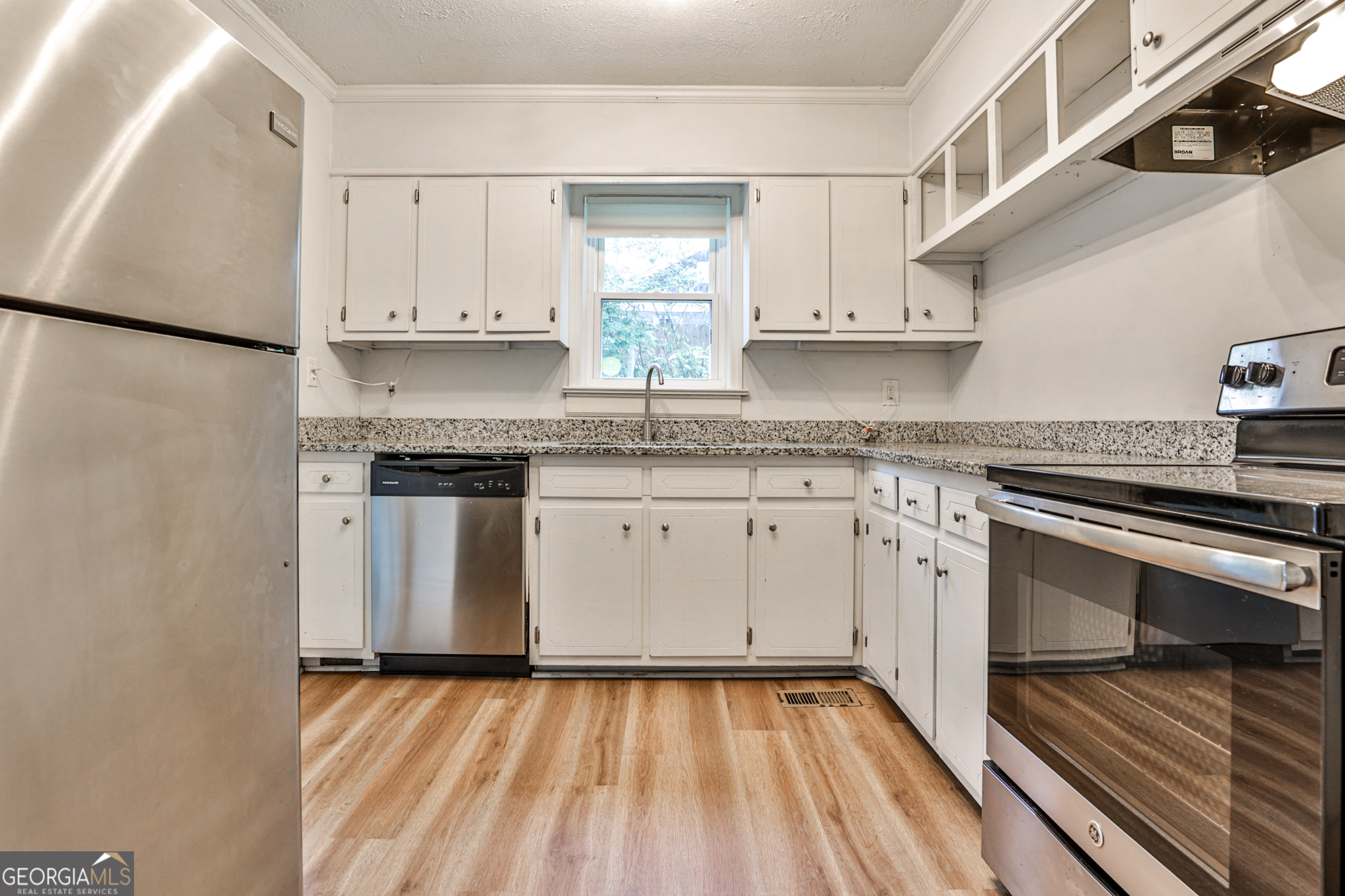 3537 W Hill Street Property Photo 6