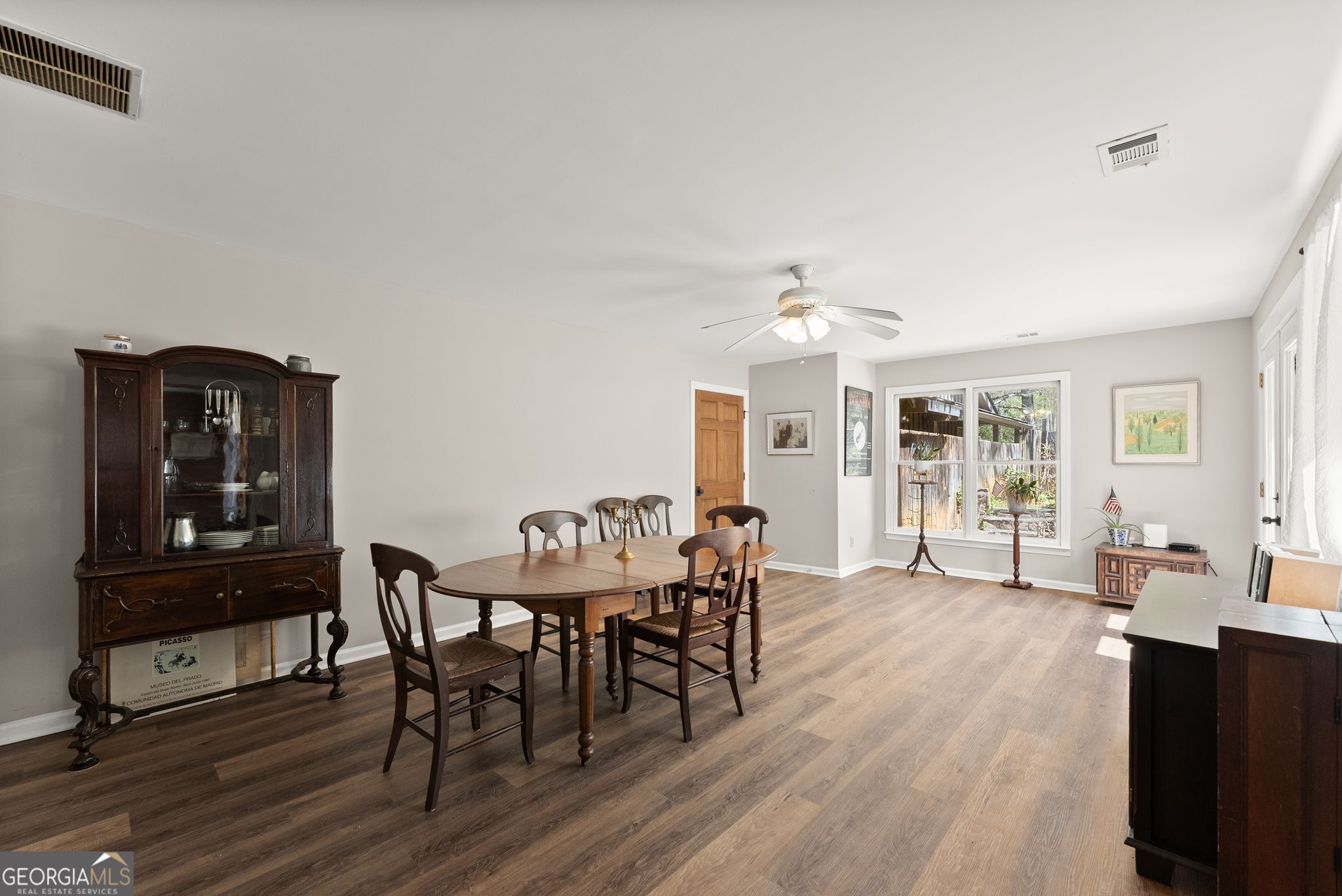 290 Chastain Road Property Photo 10
