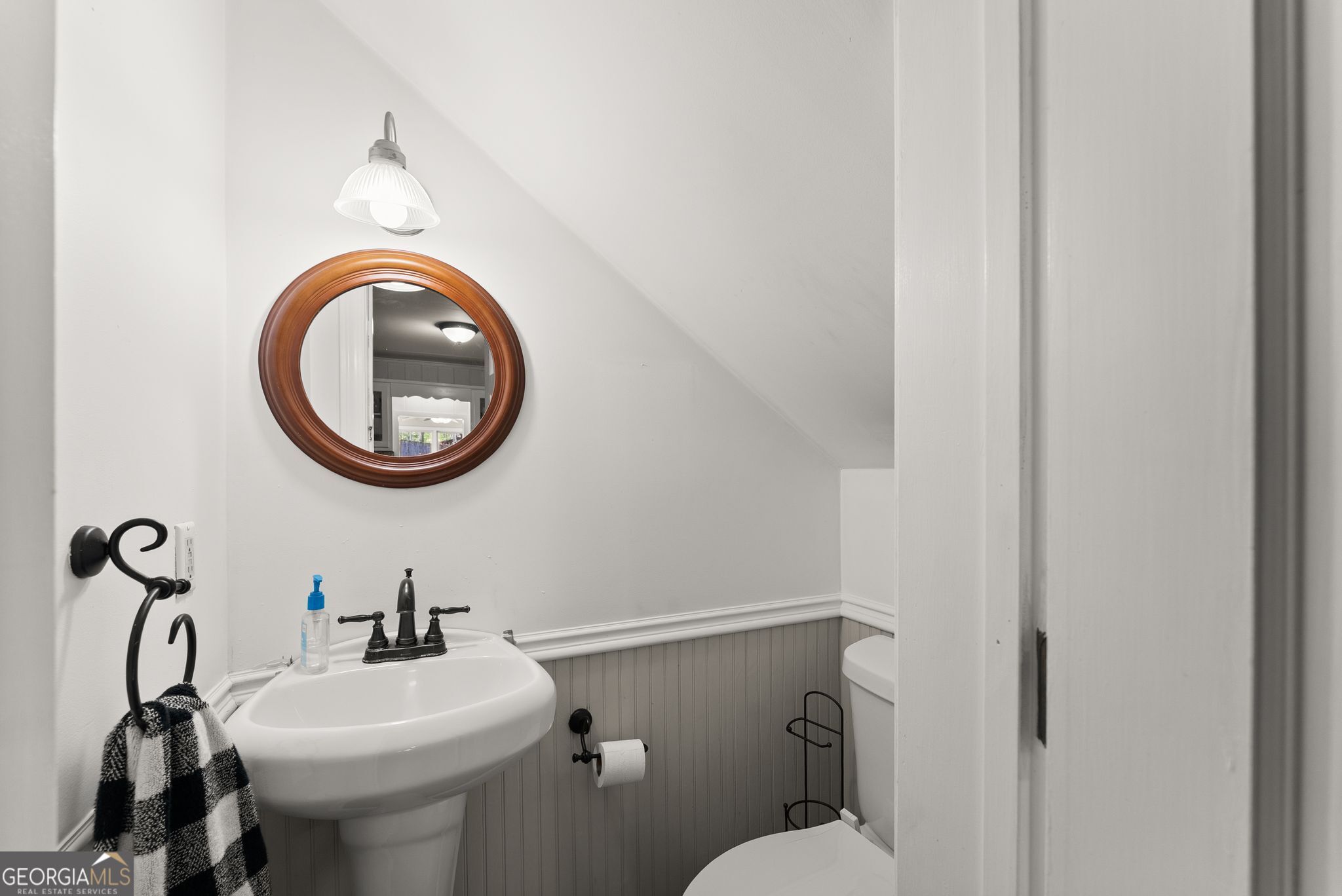 290 Chastain Road Property Photo 13