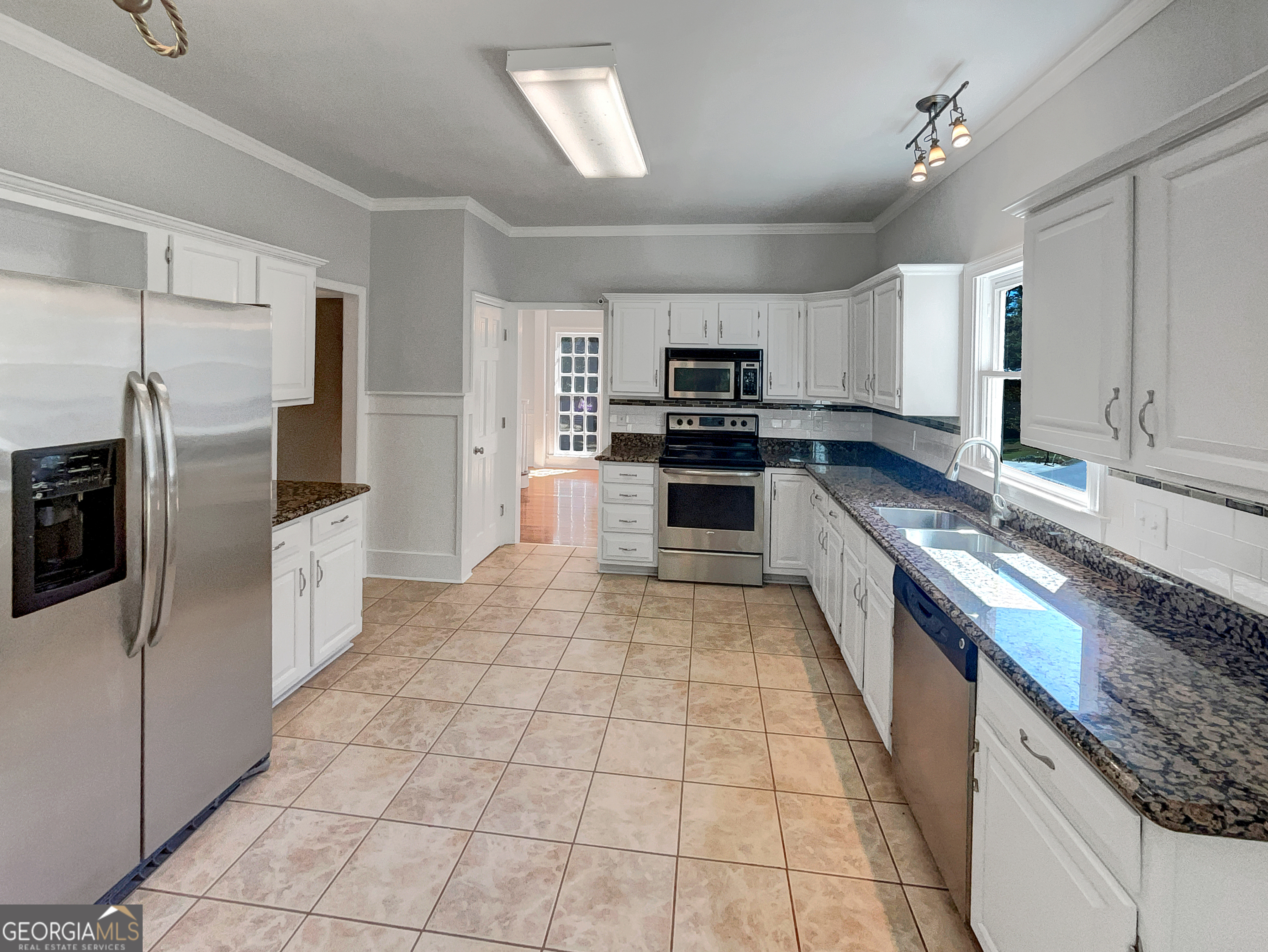 3526 W Hampton Drive Nw Property Photo 6