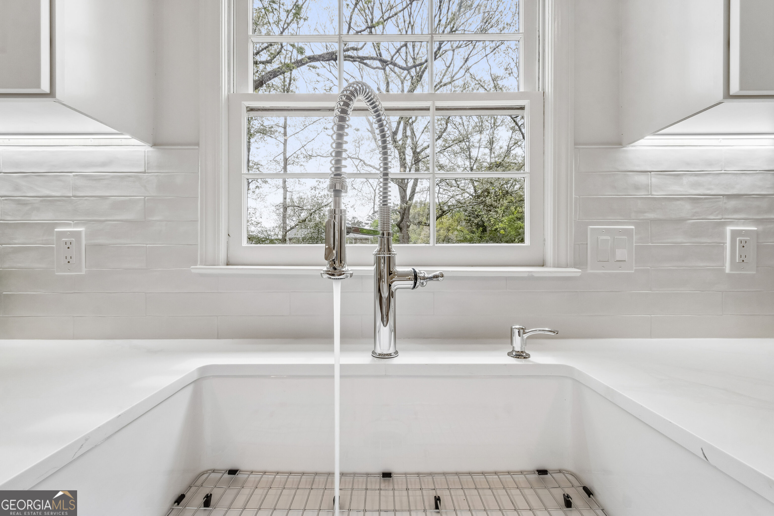 5124 Vermack Road Property Photo 15