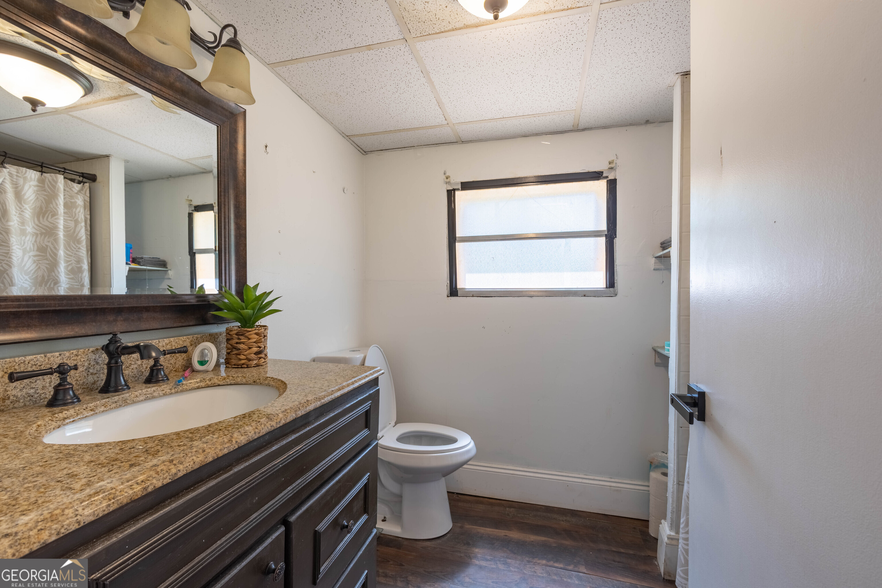 120 Bryan Street W Property Photo 8