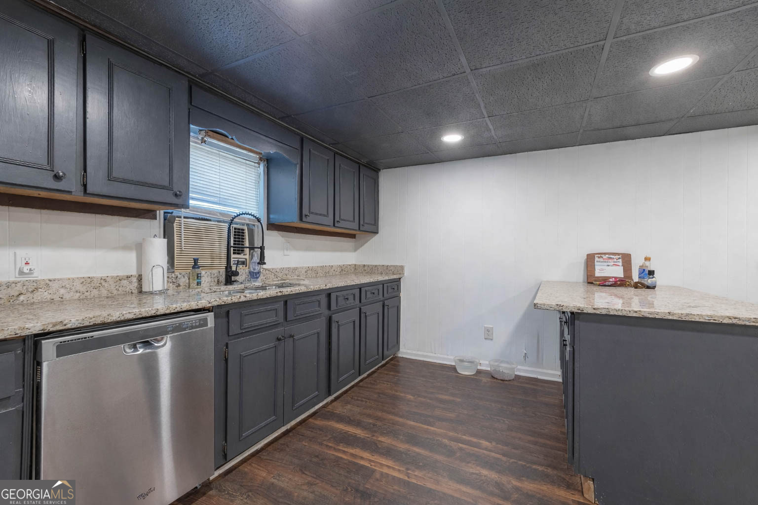 120 Bryan Street W Property Photo 14