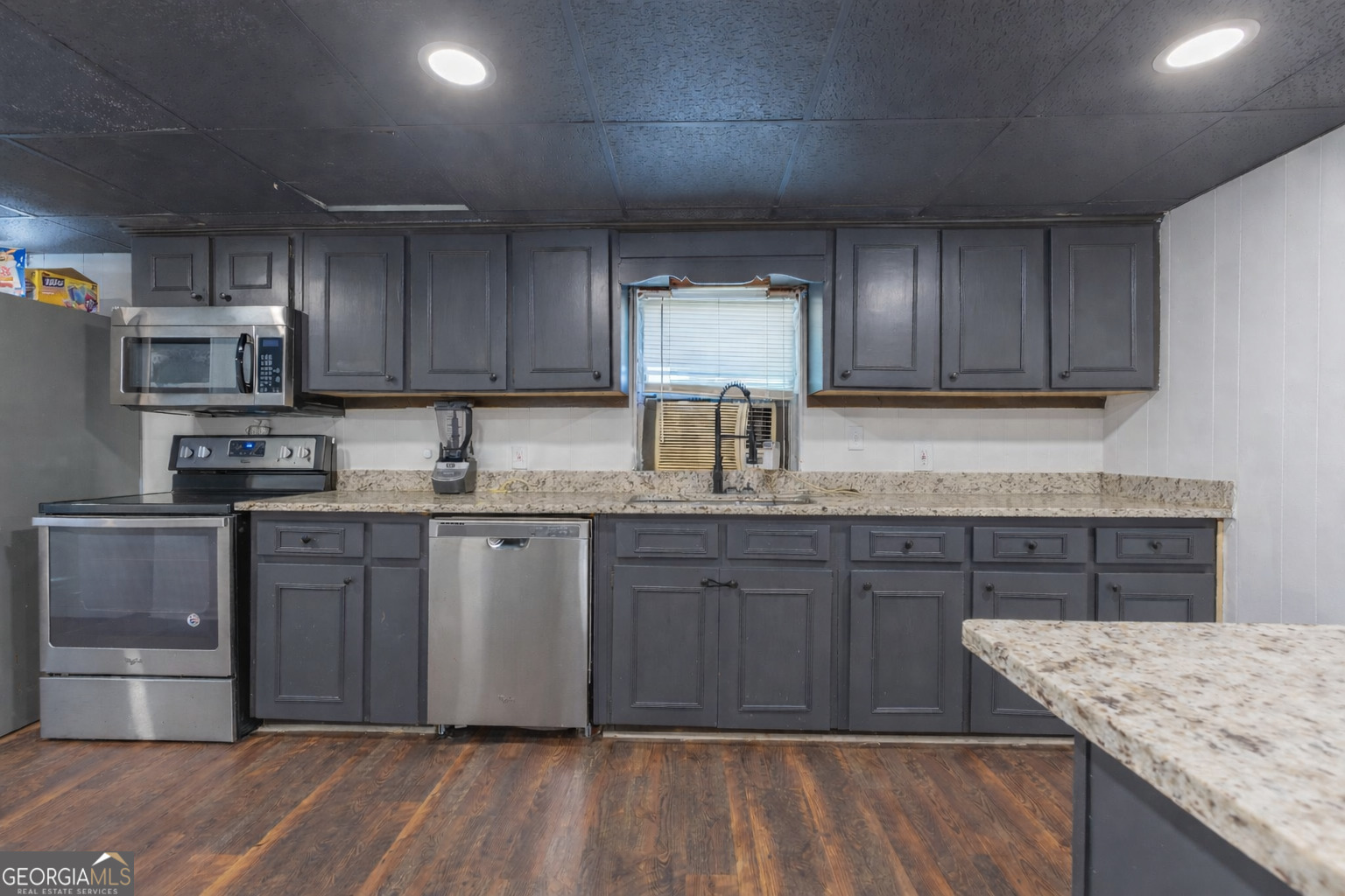 120 Bryan Street W Property Photo 15
