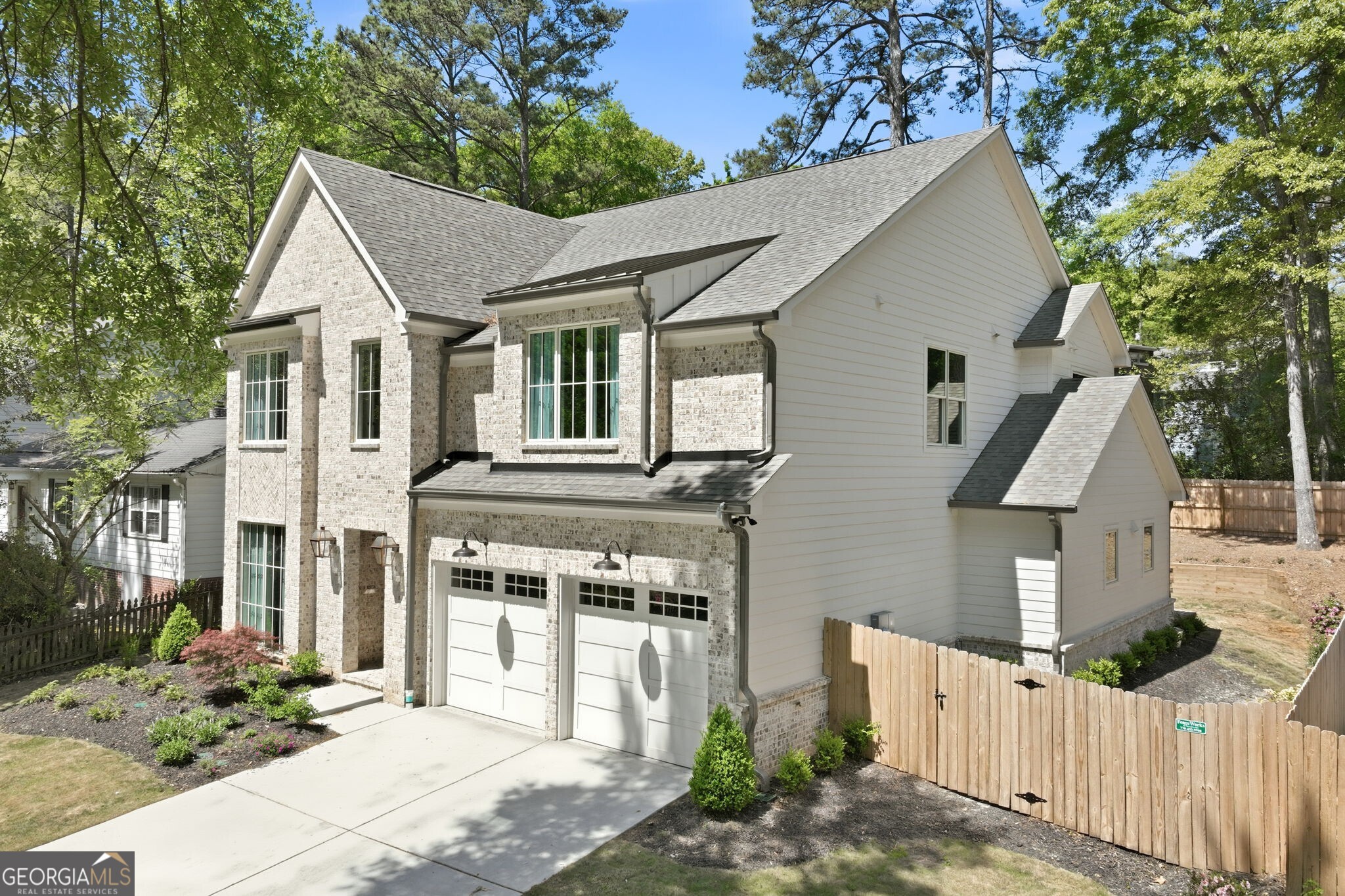 1872 Hickory Road Property Photo 2