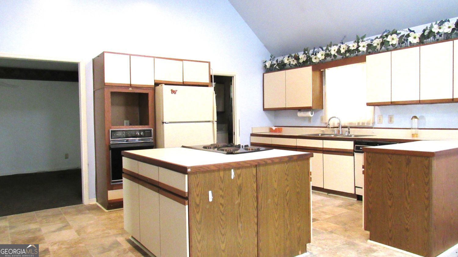 4305 Deep Springs Court Property Photo 5