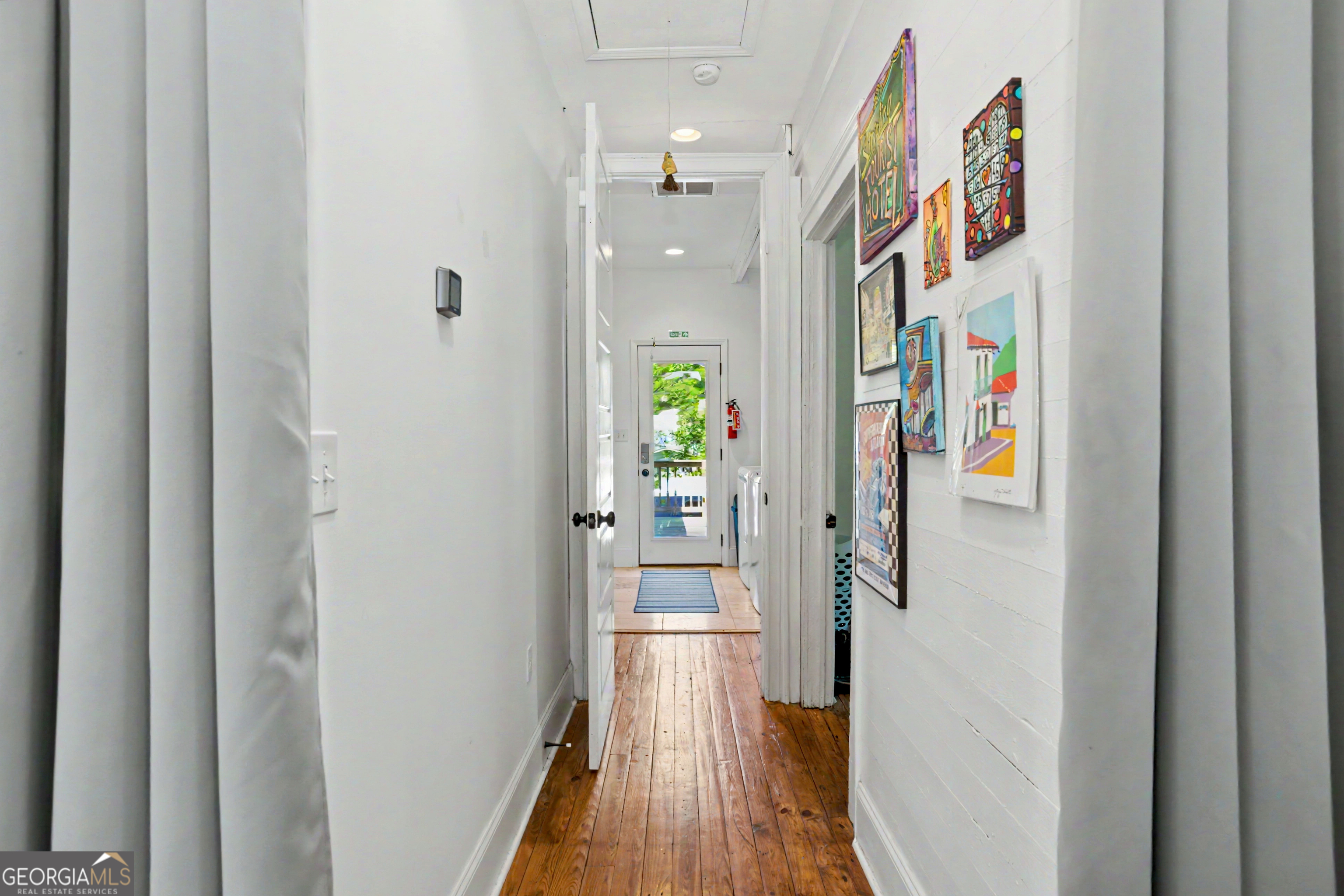 70 E Washington Street Property Photo 12