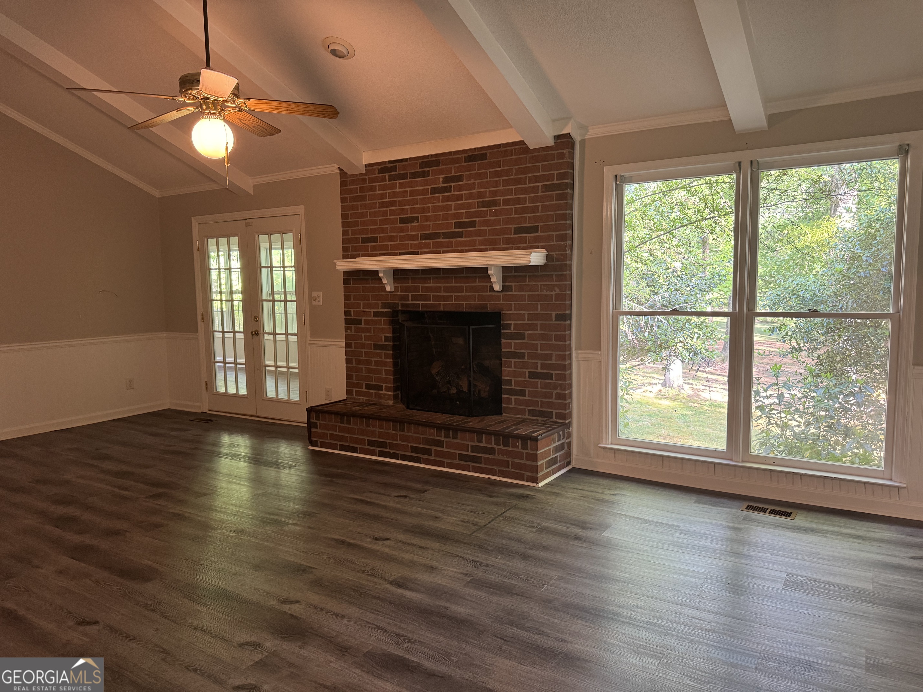 3718 Sussex Drive Property Photo 2
