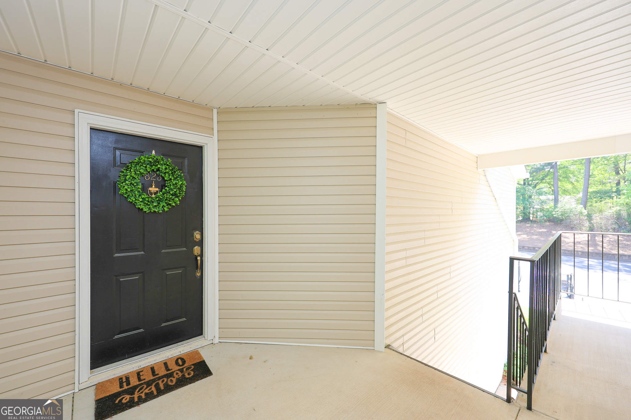 823 Ridgefield Drive Property Photo 5