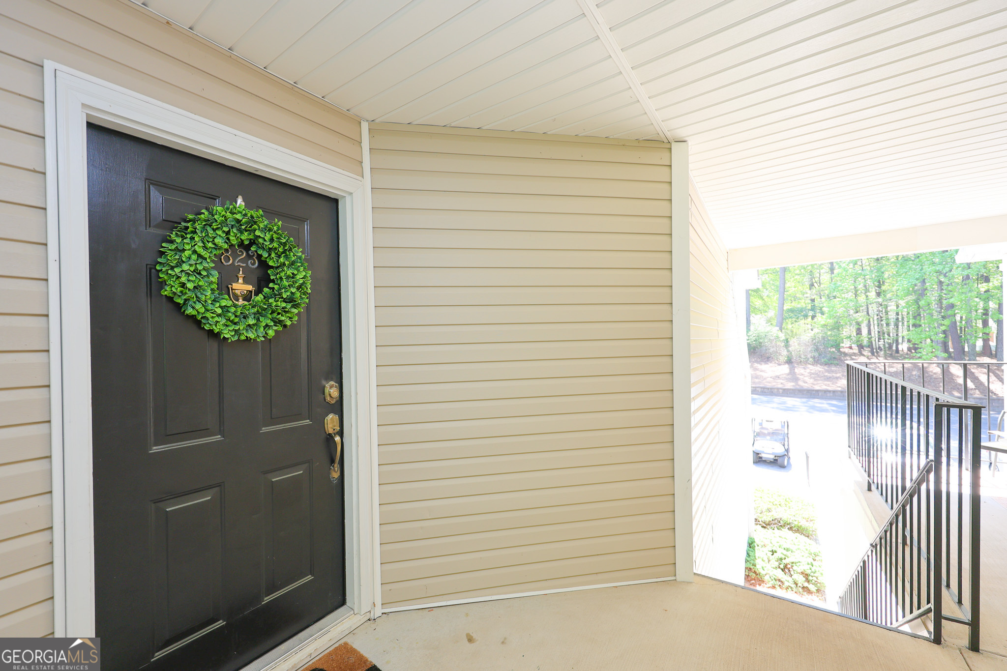 823 Ridgefield Drive Property Photo 6