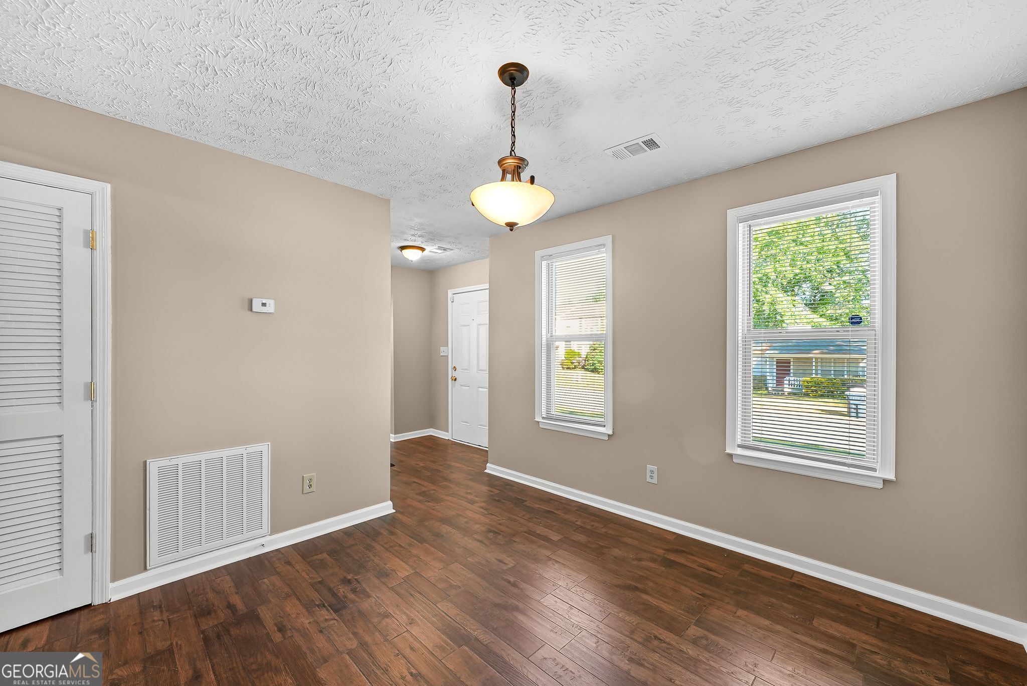 1370 Ling Drive Property Photo 4