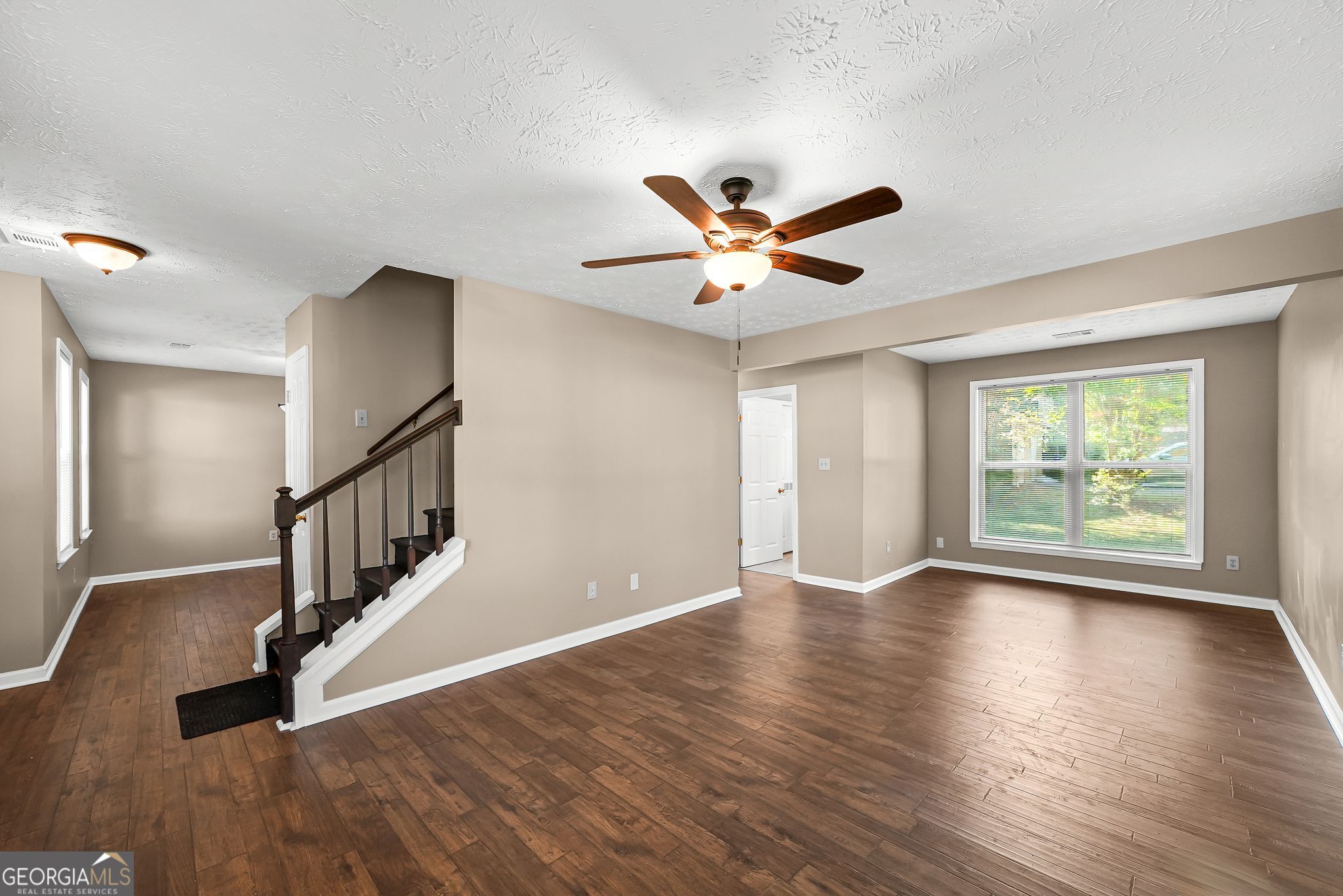 1370 Ling Drive Property Photo 6