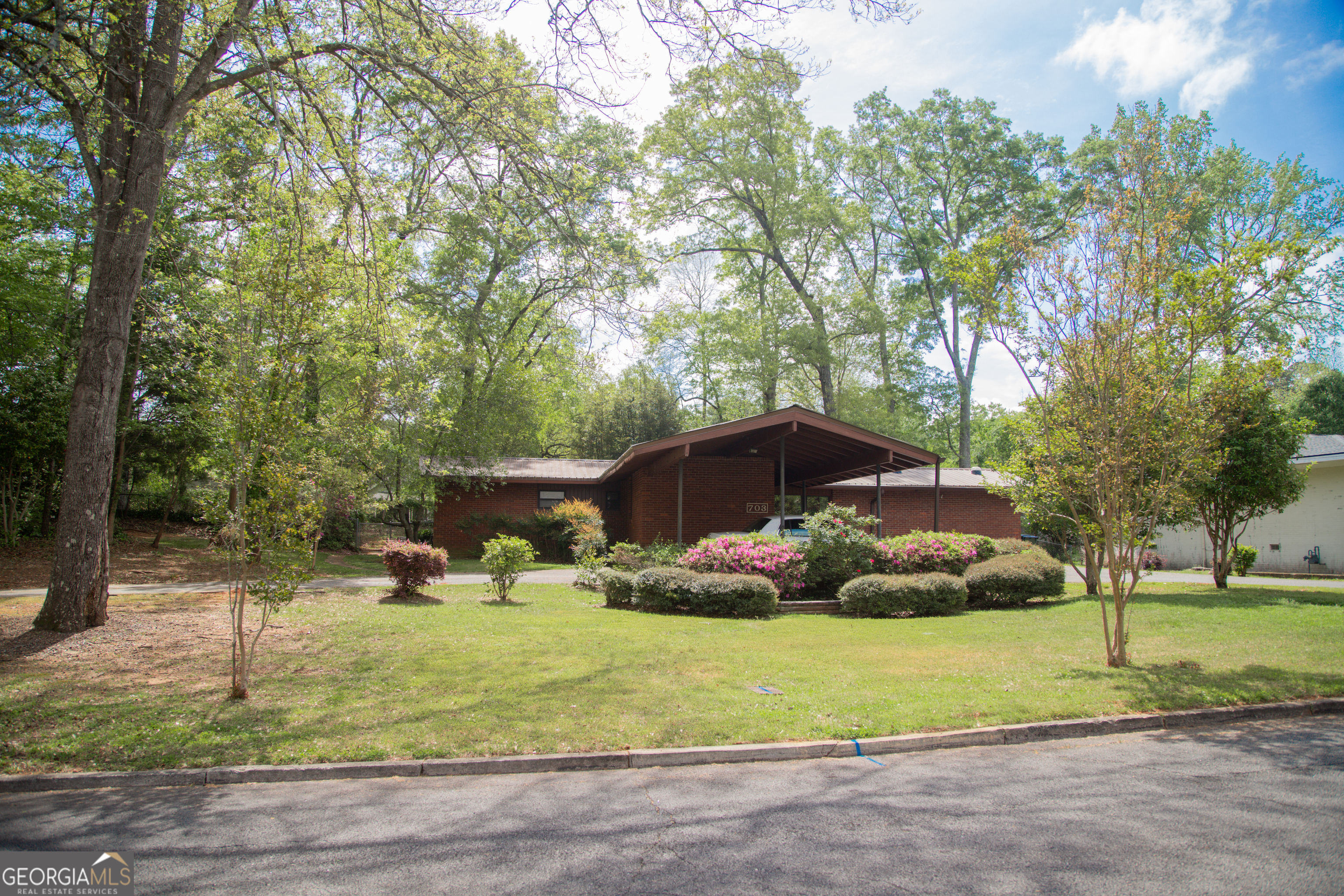 703 Greenwood Road Property Photo 1