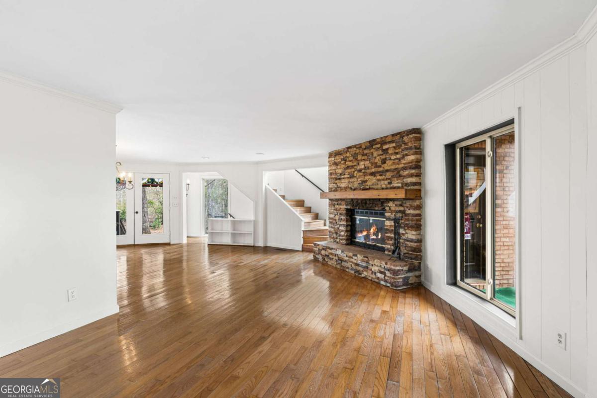 1900 Long Ridge Road Property Photo 13