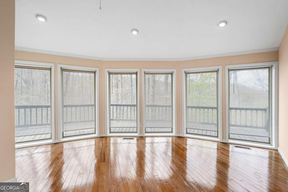 1900 Long Ridge Road Property Photo 18