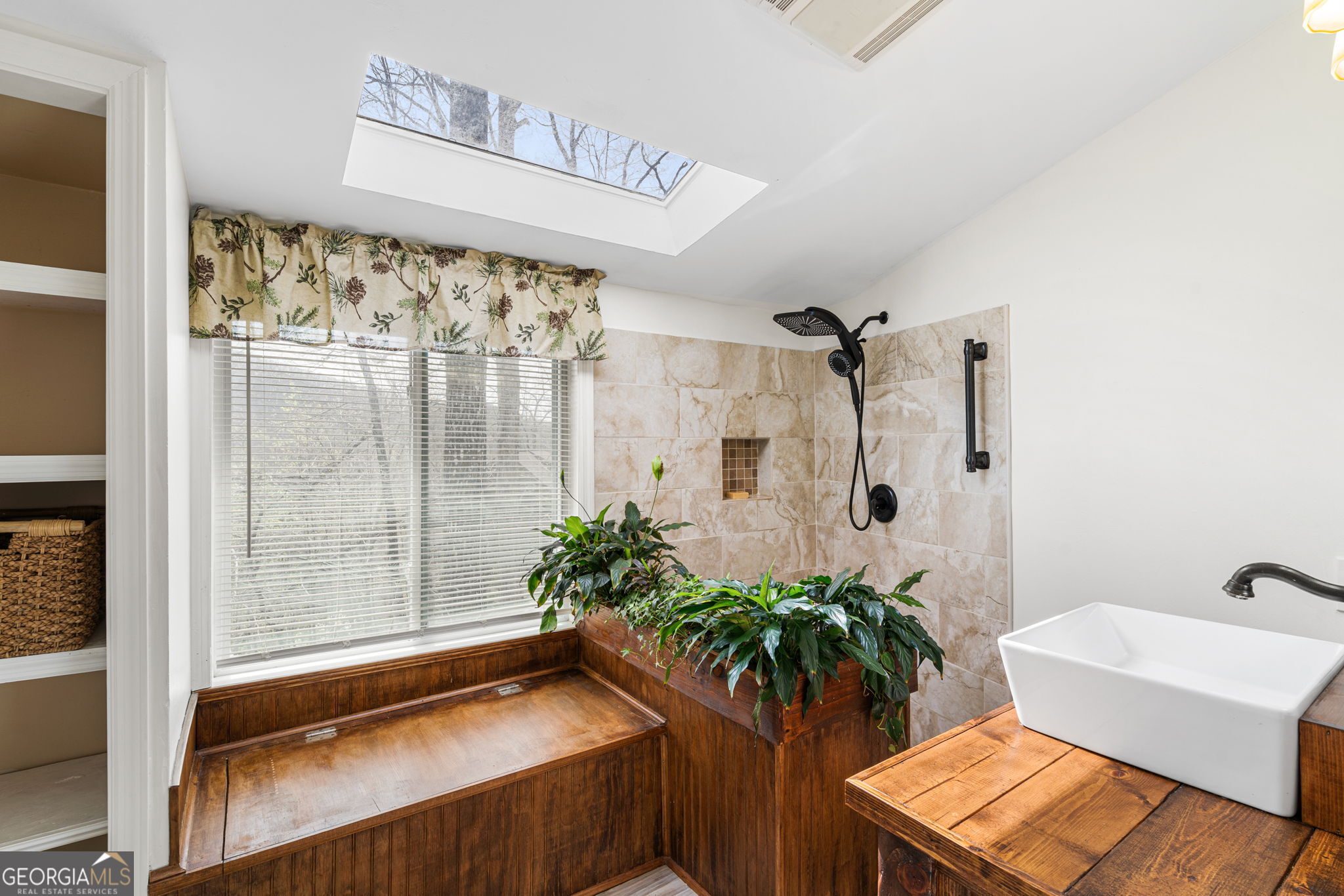1900 Long Ridge Road Property Photo 21