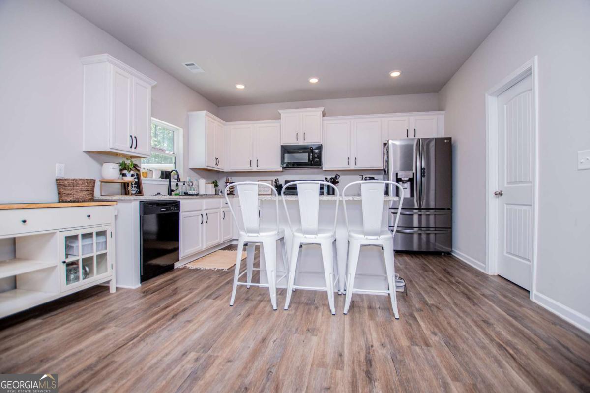 512 Silver Leaf Parkway Property Photo 11
