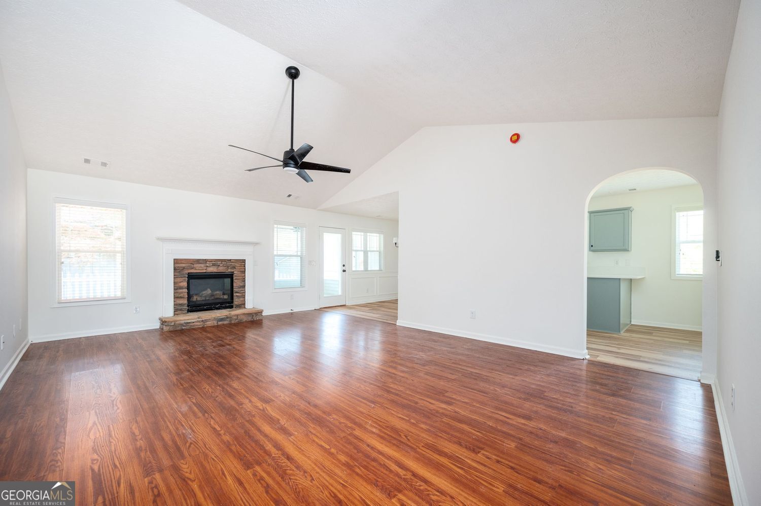 306 Day Lily Way Property Photo 4