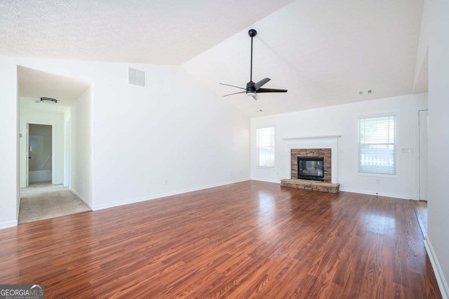 306 Day Lily Way Property Photo 5
