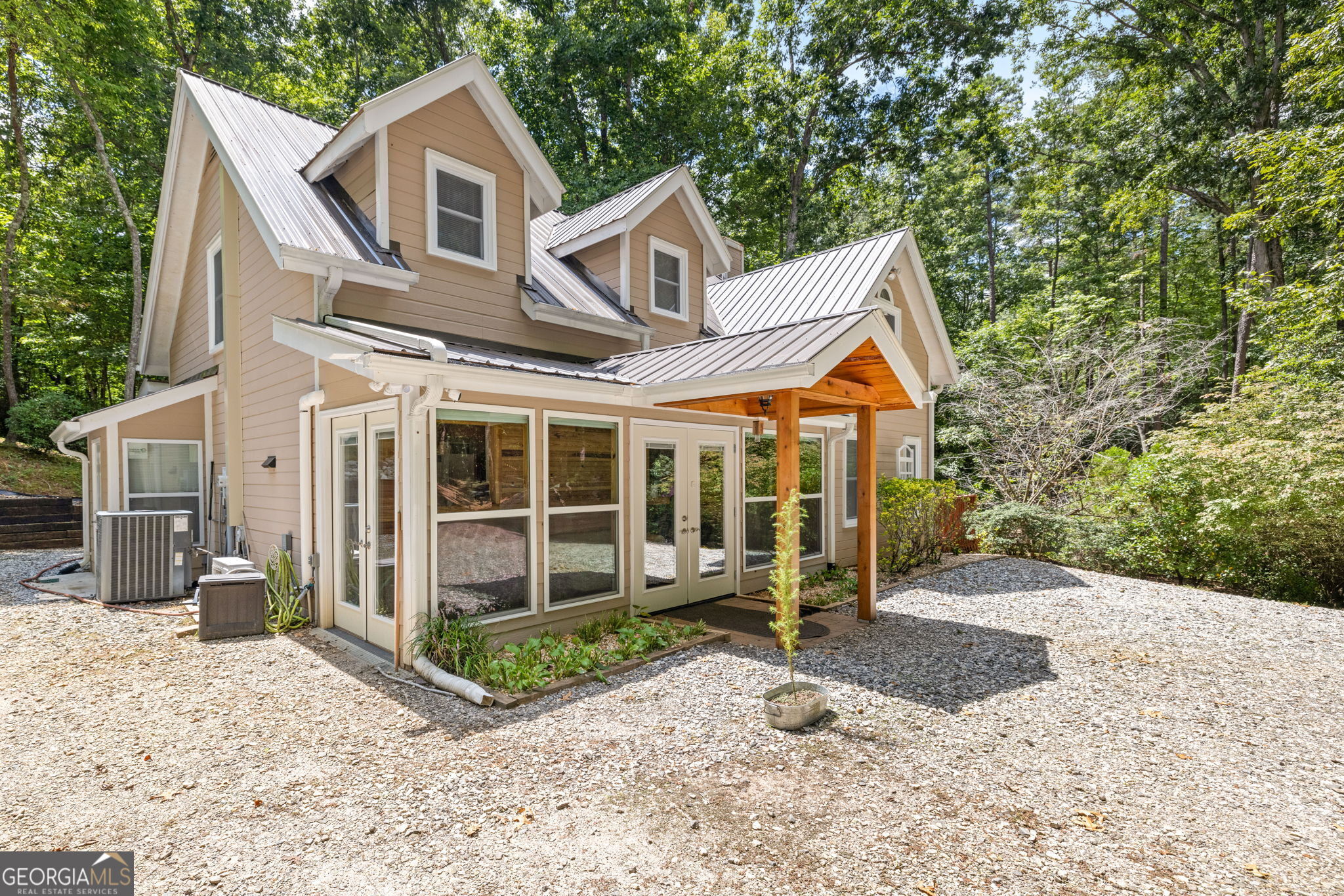 530 N Quail Trail