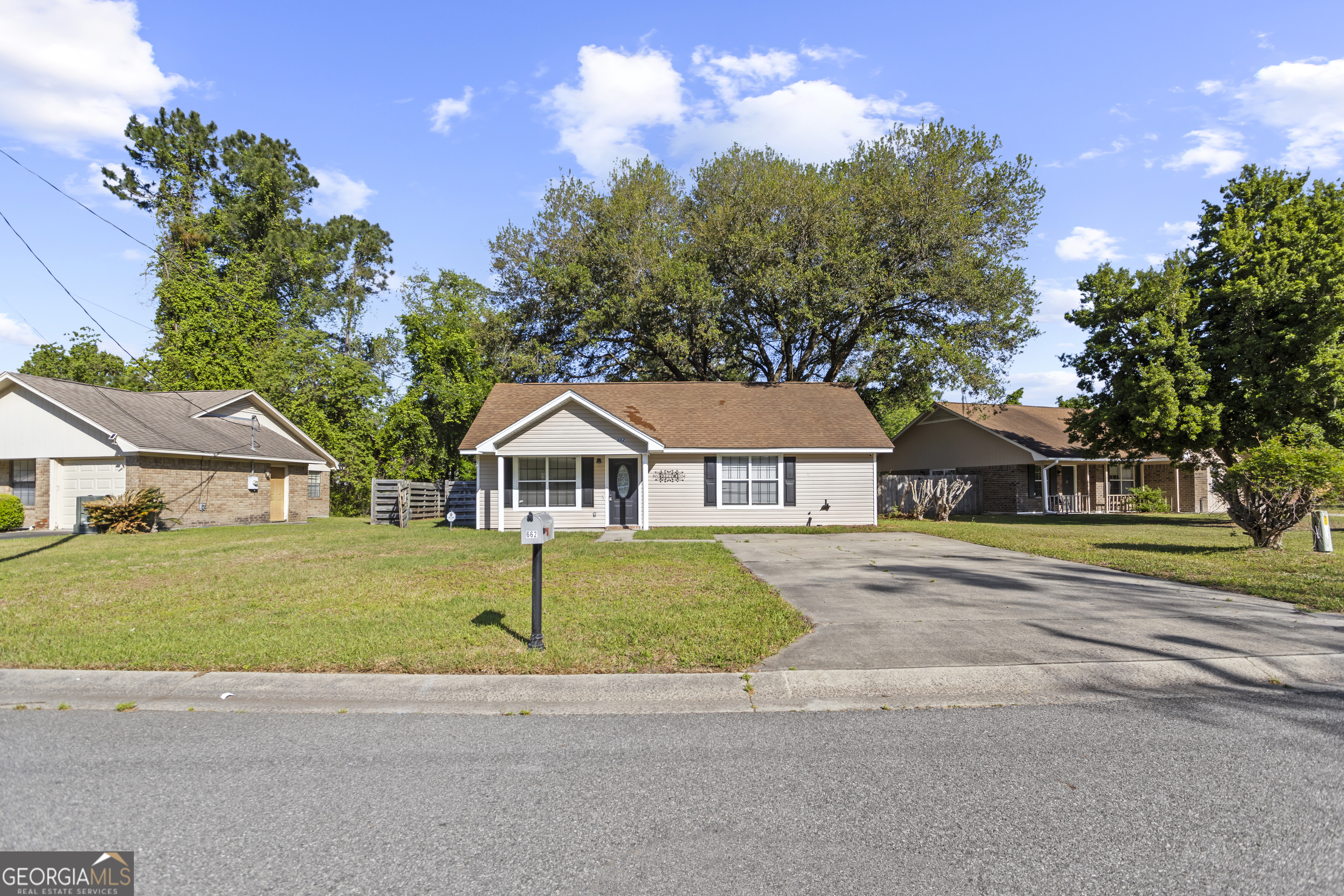 662 Windhaven Drive Property Photo 2