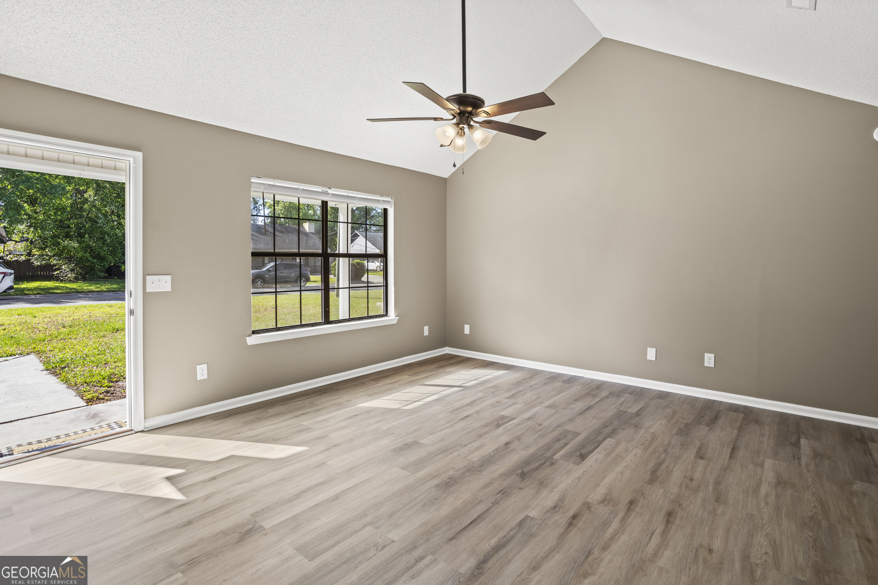 662 Windhaven Drive Property Photo 4