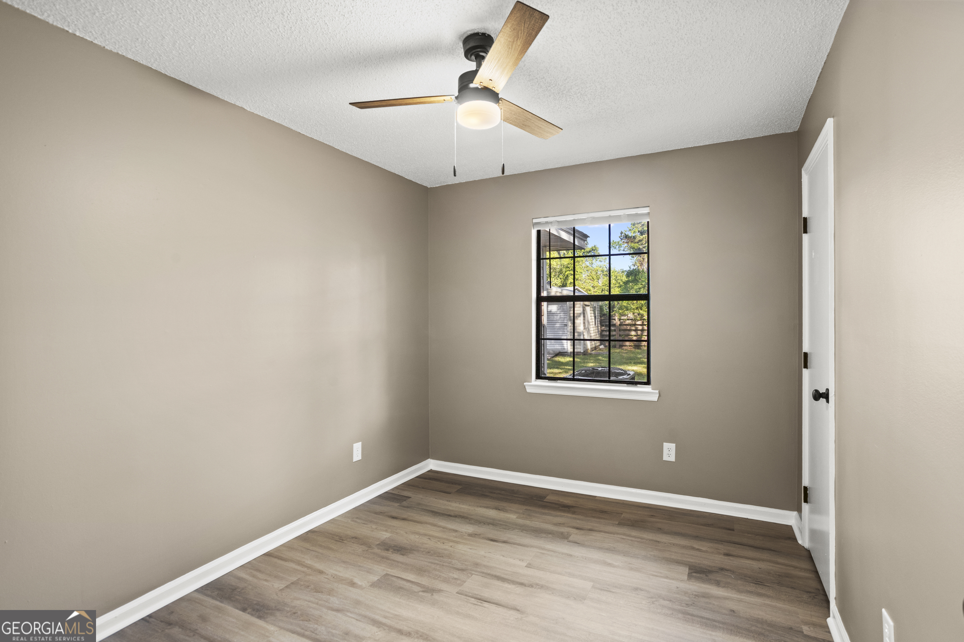 662 Windhaven Drive Property Photo 8