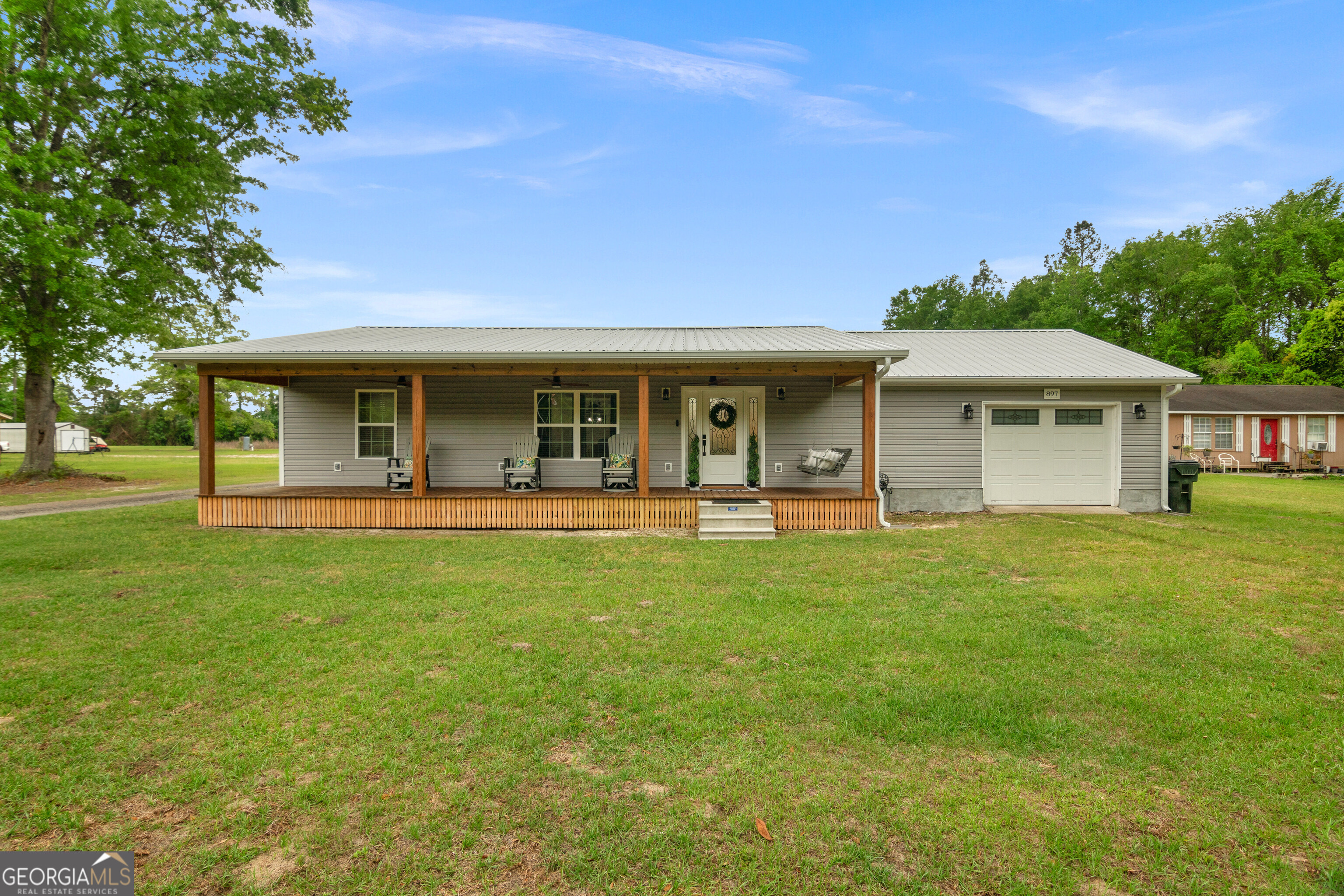 897 Empire Road Property Photo 1
