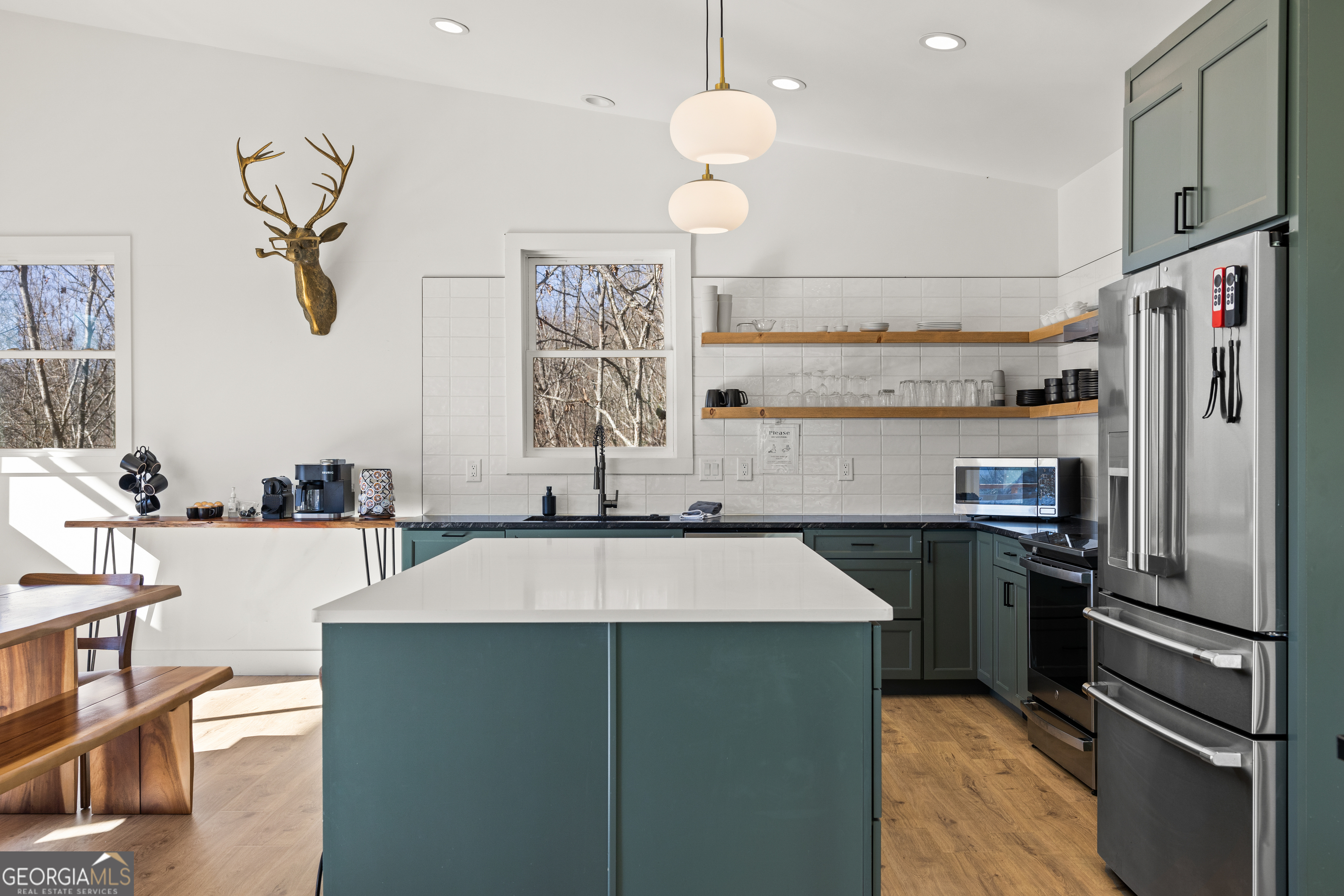 572 Left Turn Property Photo 18