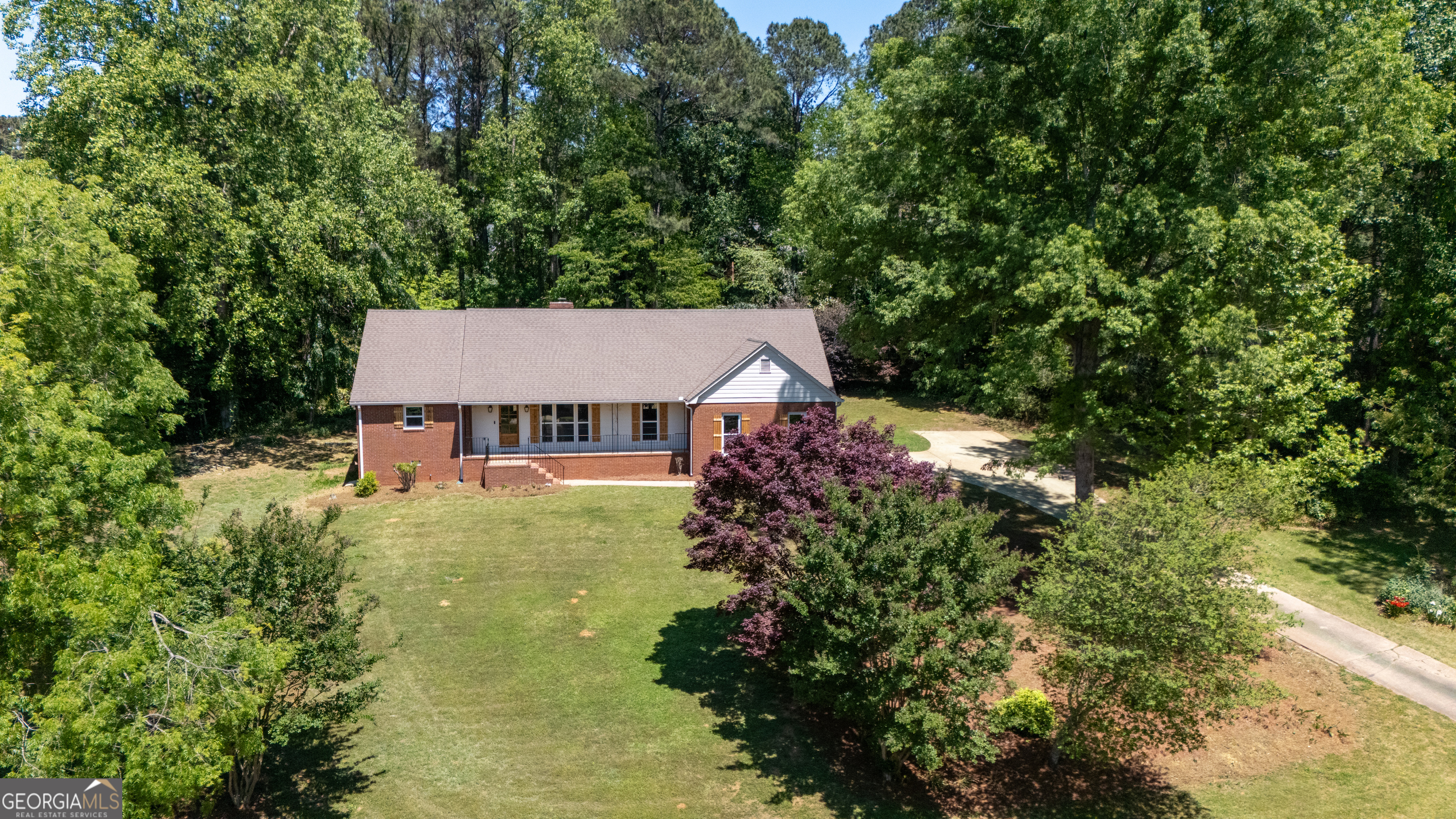 406 Ashford Circle Property Photo 2