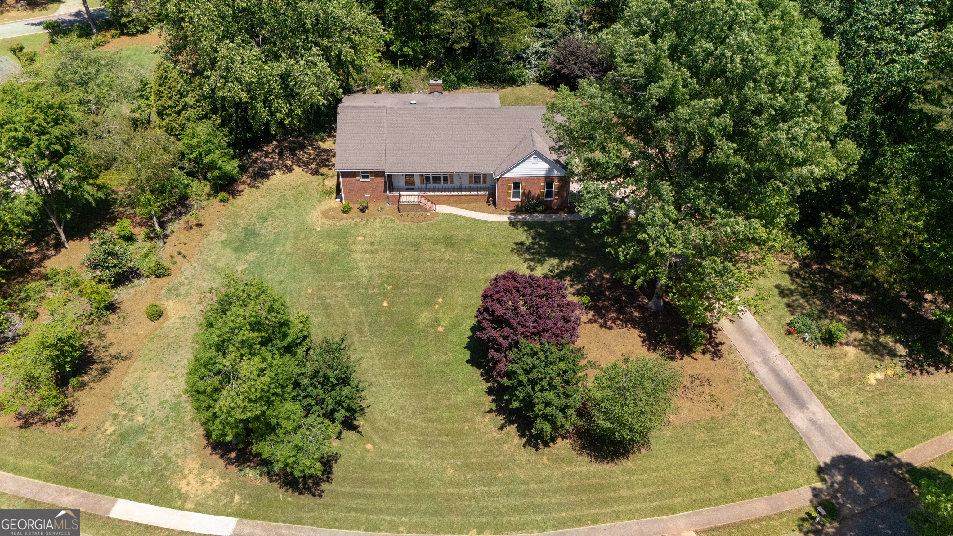 406 Ashford Circle Property Photo 3