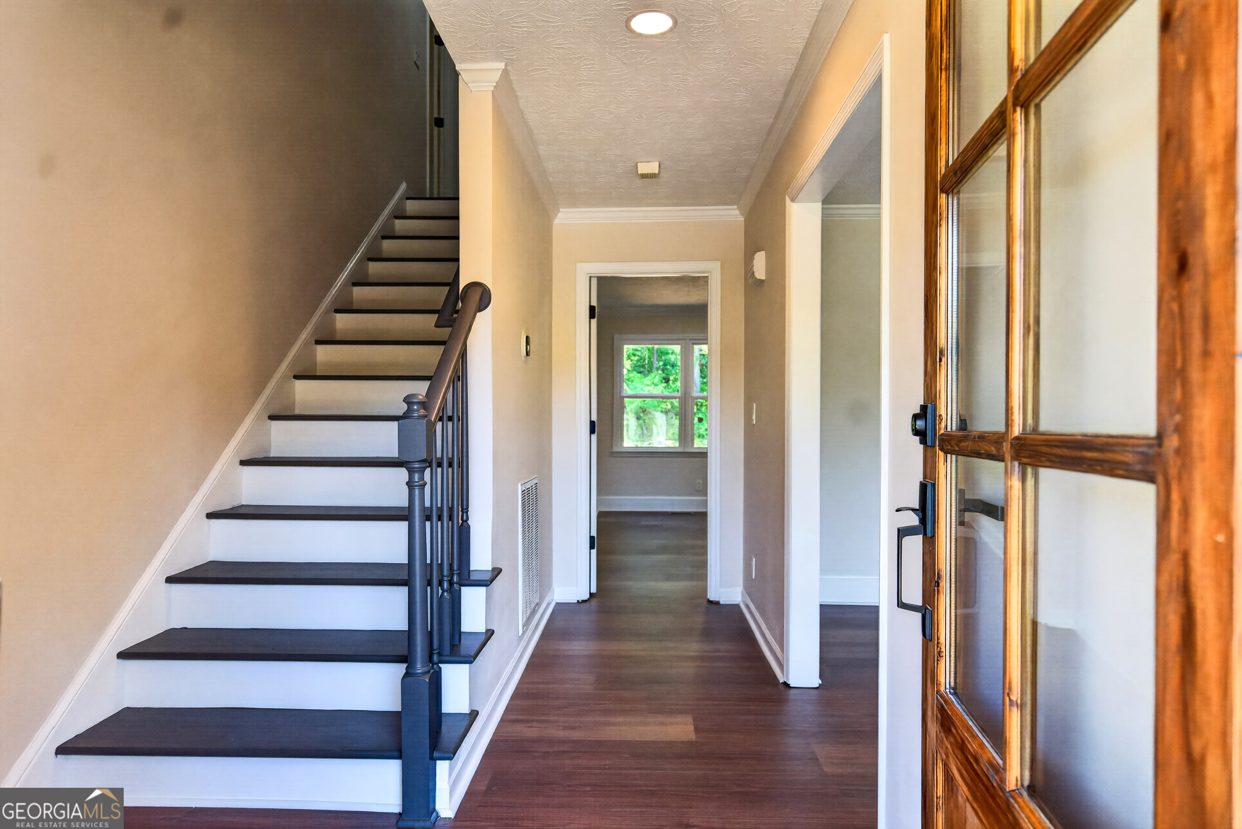 406 Ashford Circle Property Photo 4