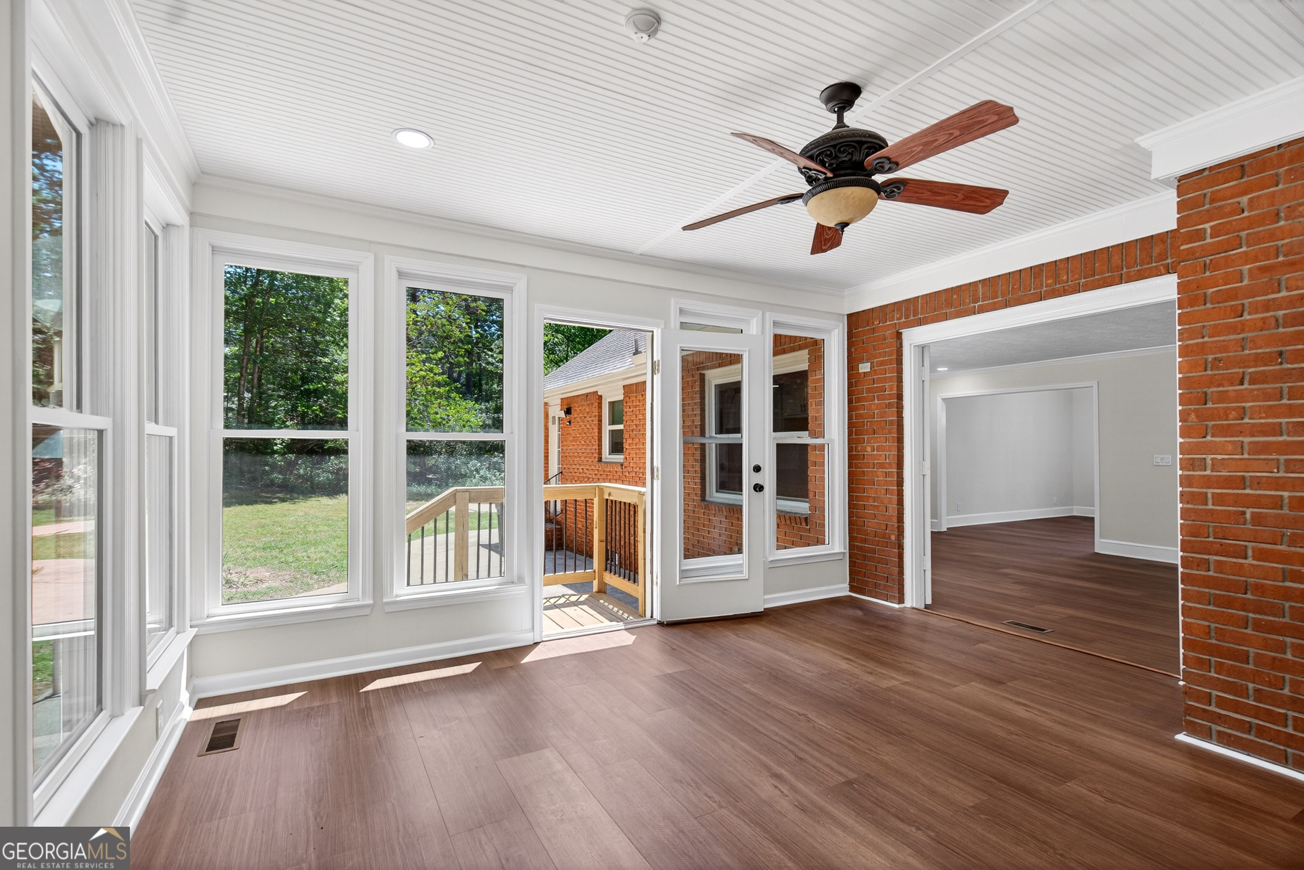 406 Ashford Circle Property Photo 16