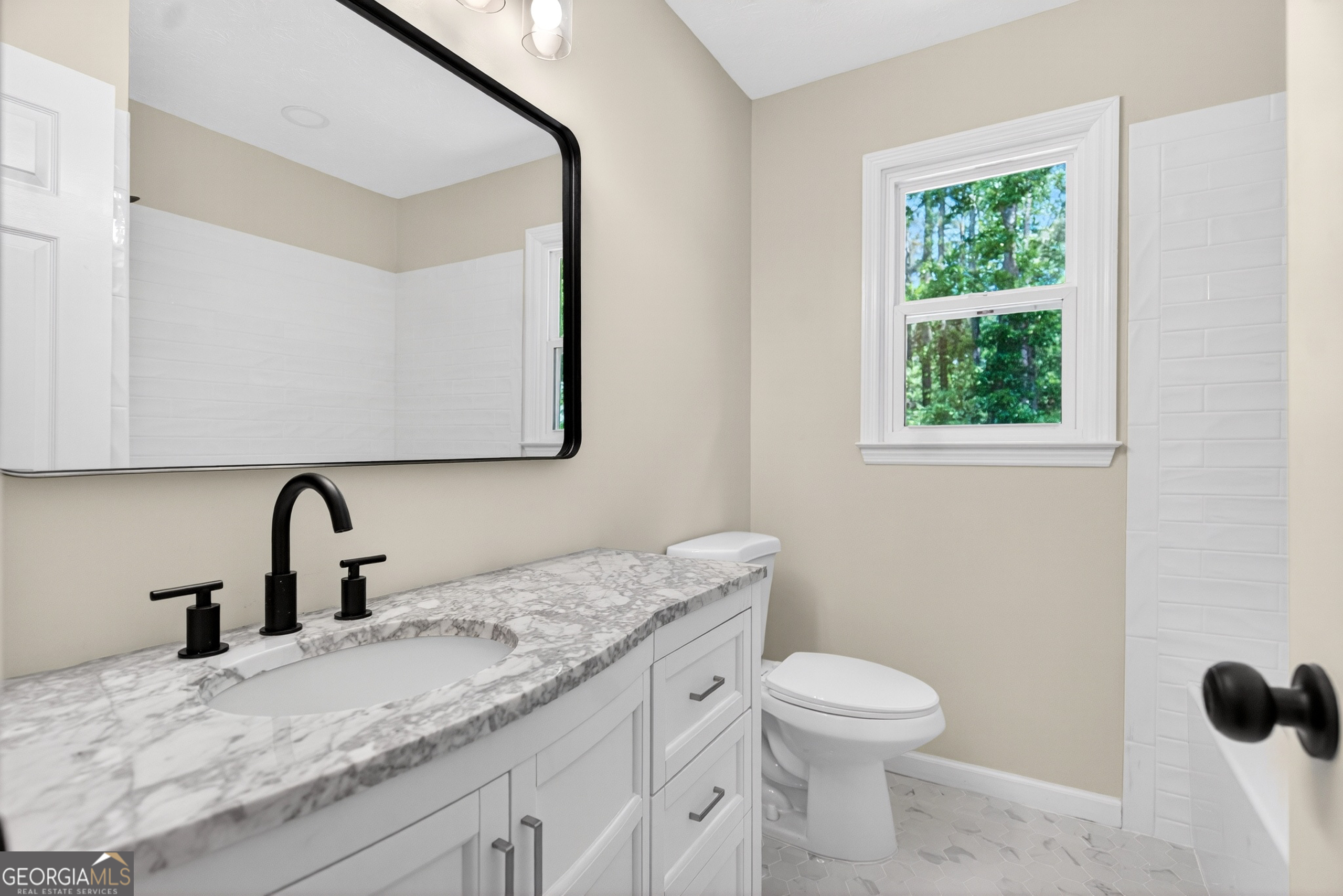 406 Ashford Circle Property Photo 32