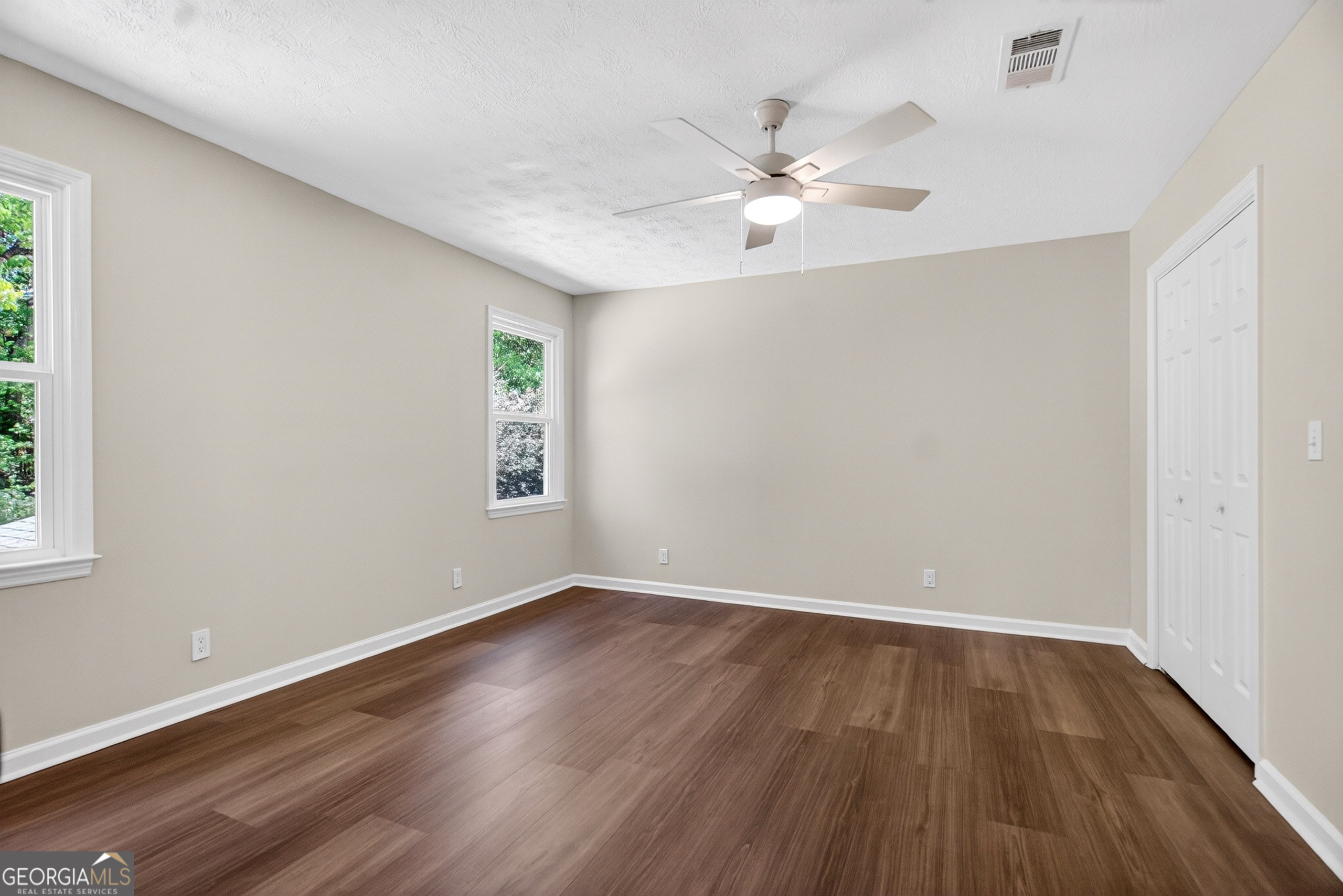 406 Ashford Circle Property Photo 33