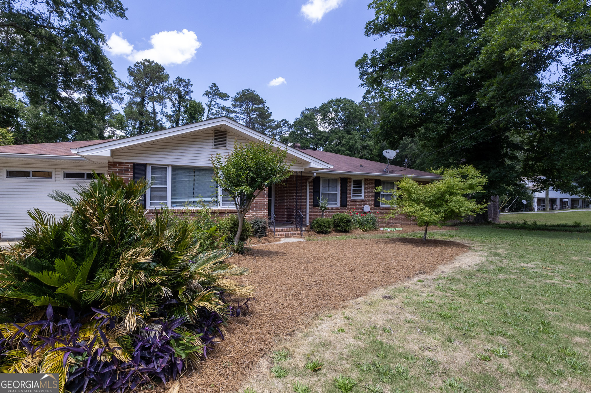 408 Skyway Drive Property Photo 2
