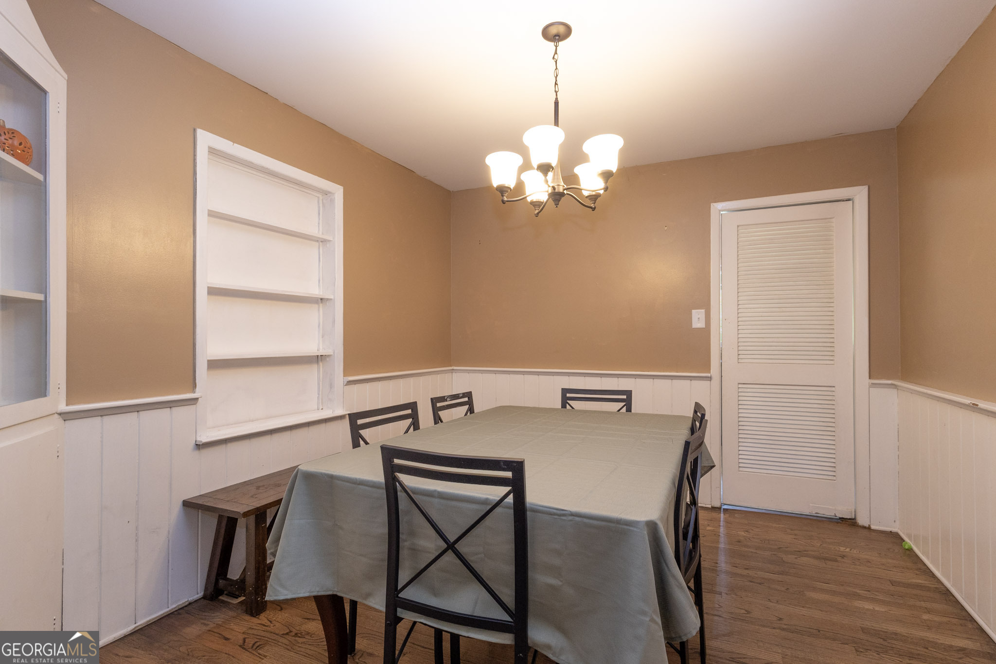 408 Skyway Drive Property Photo 8